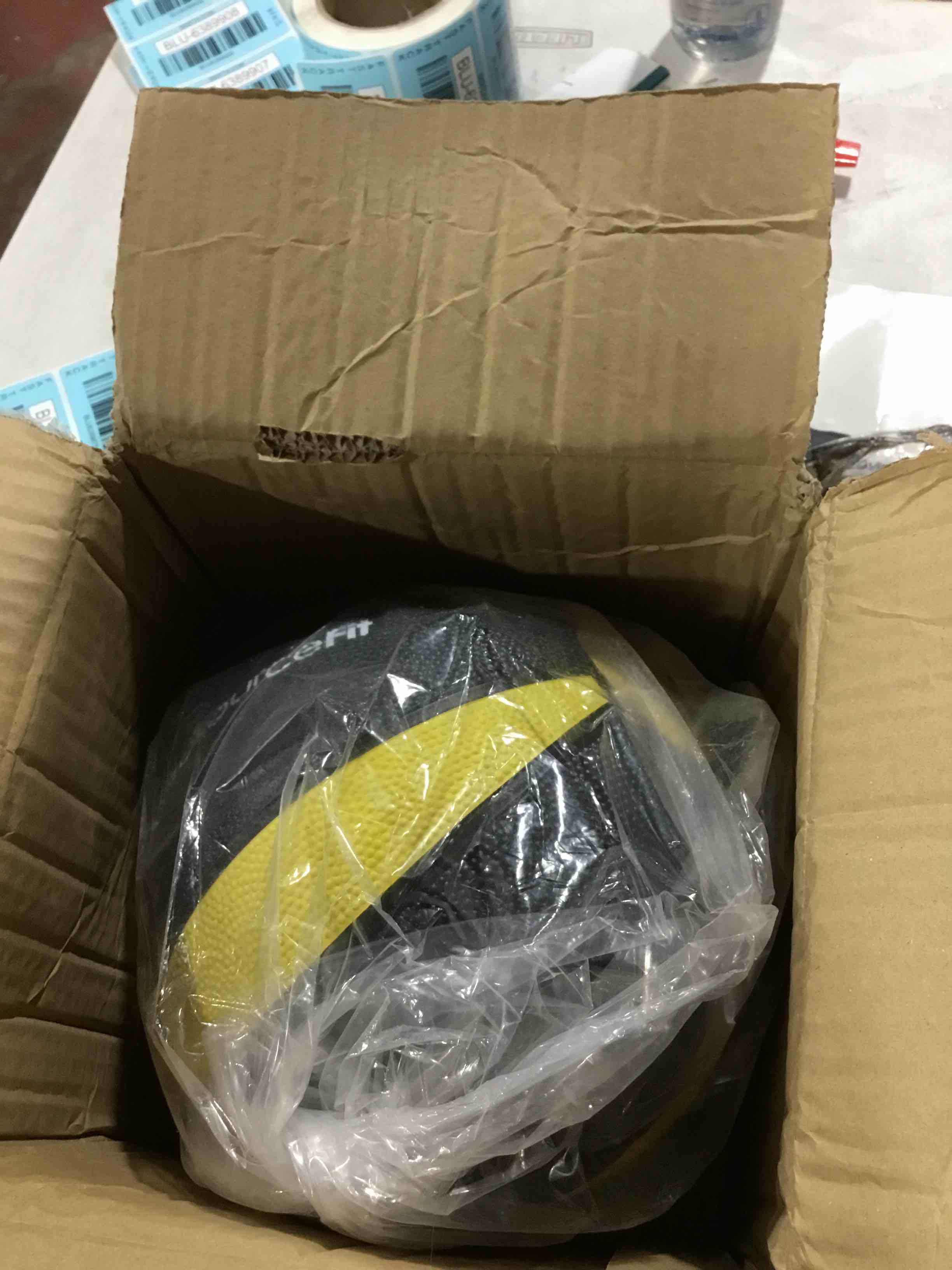 https://s3.amazonaws.com/lotting-images-prod/bidfta/BLU6389897_1718026434068.jpeg