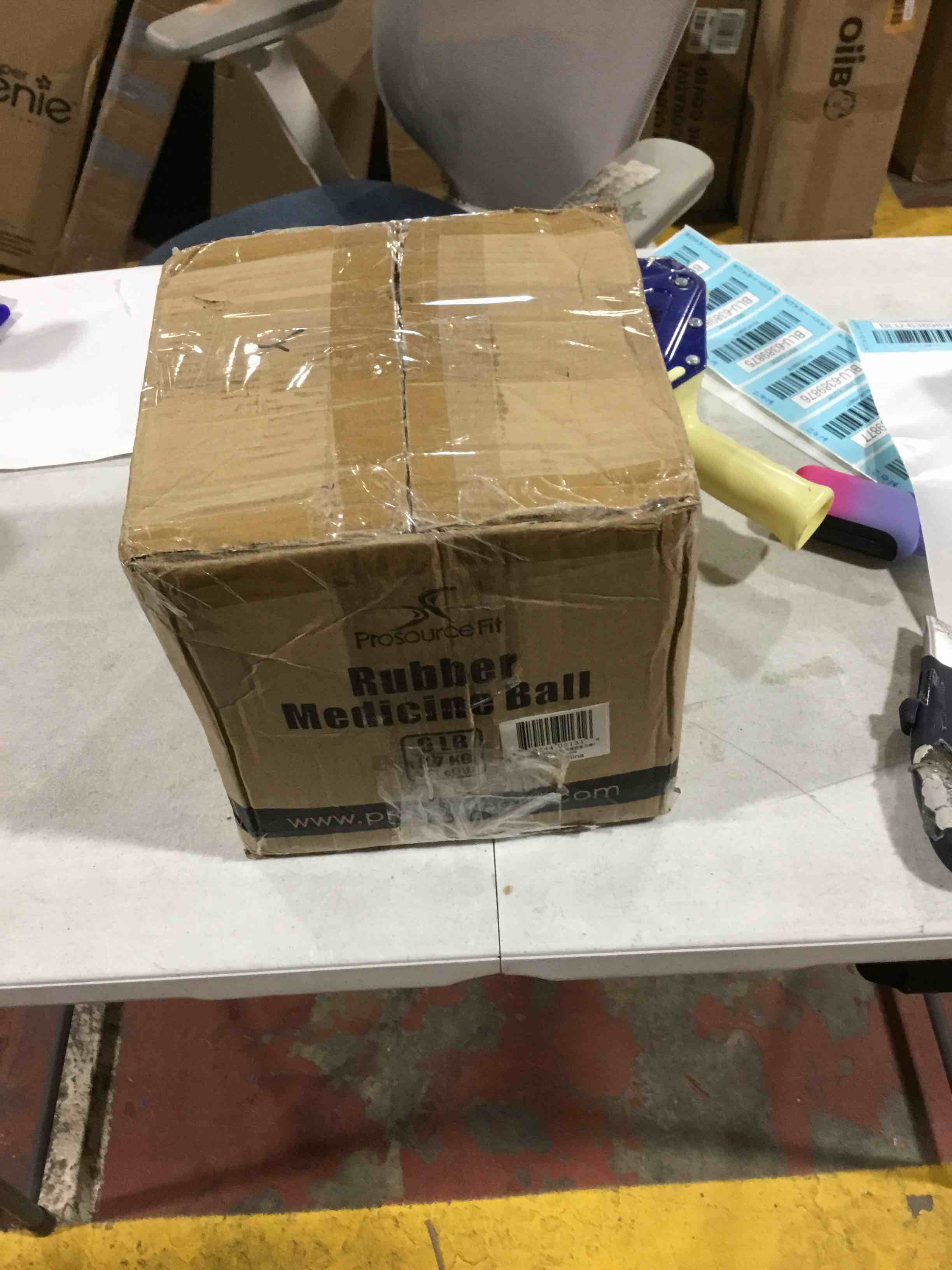 https://s3.amazonaws.com/lotting-images-prod/bidfta/BLU6389897_1718026464644.jpeg