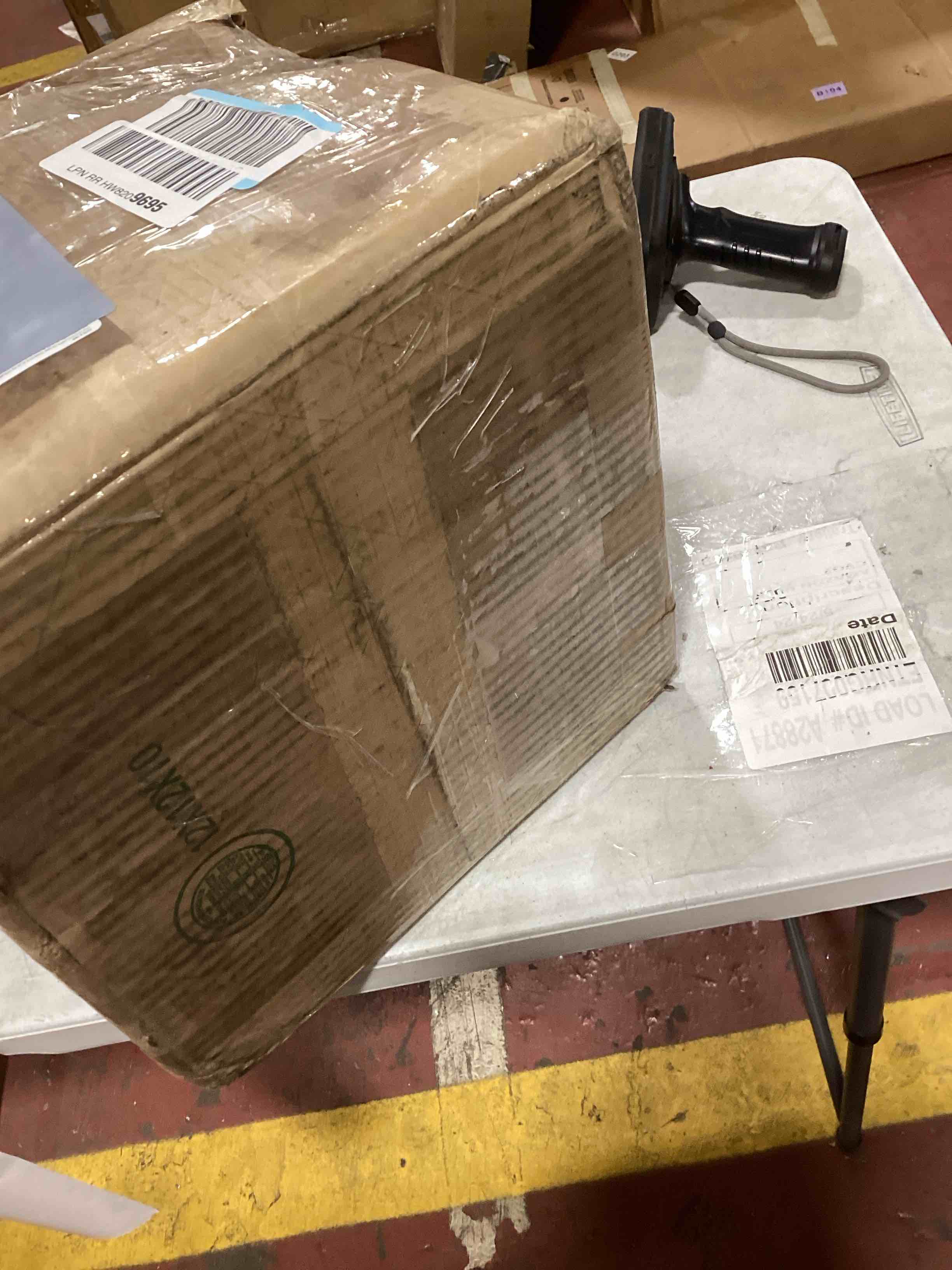 https://s3.amazonaws.com/lotting-images-prod/bidfta/BLU6390070_1718140043159.jpeg