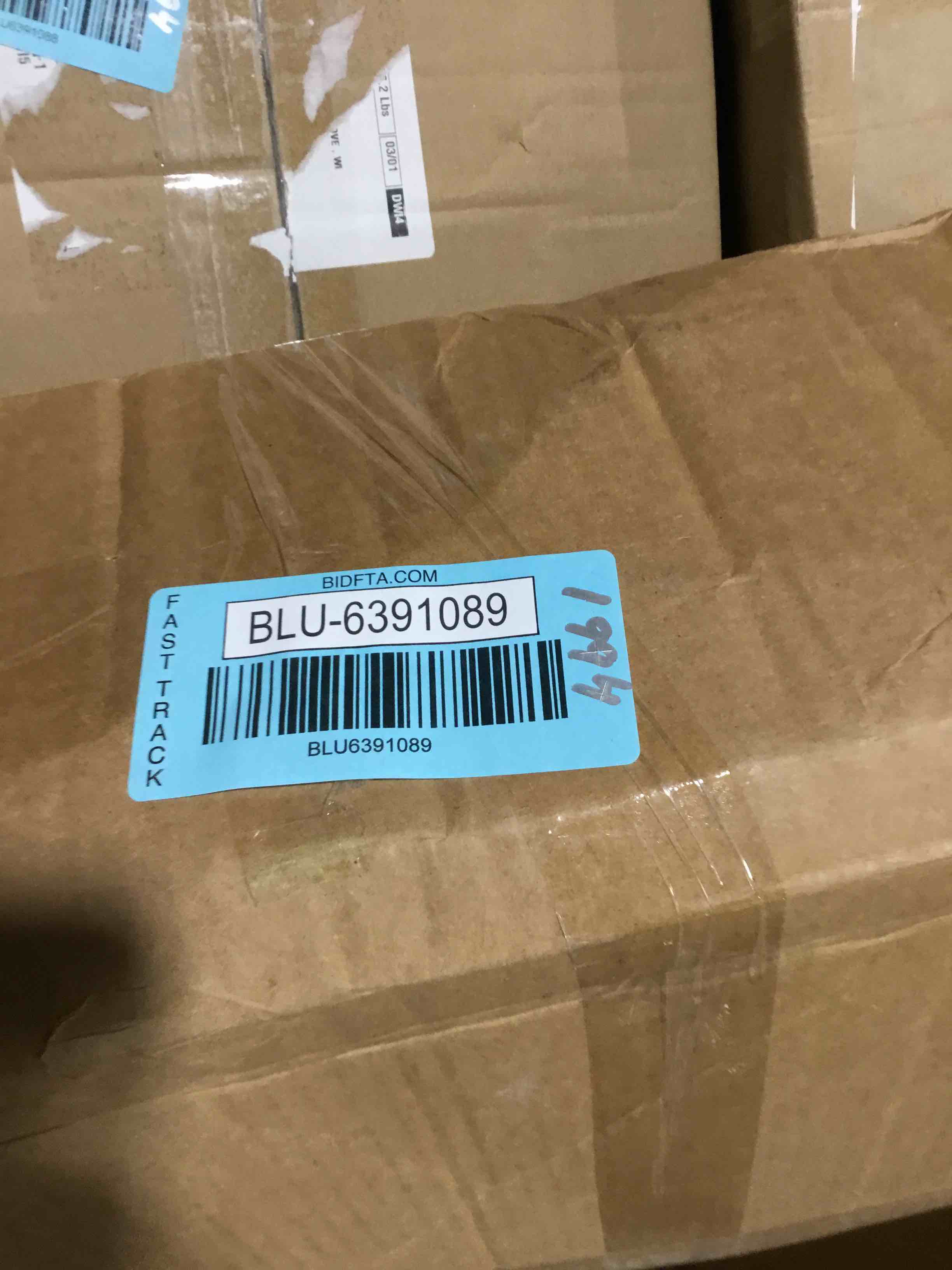 https://s3.amazonaws.com/lotting-images-prod/bidfta/BLU6391089_1714057170685.jpeg