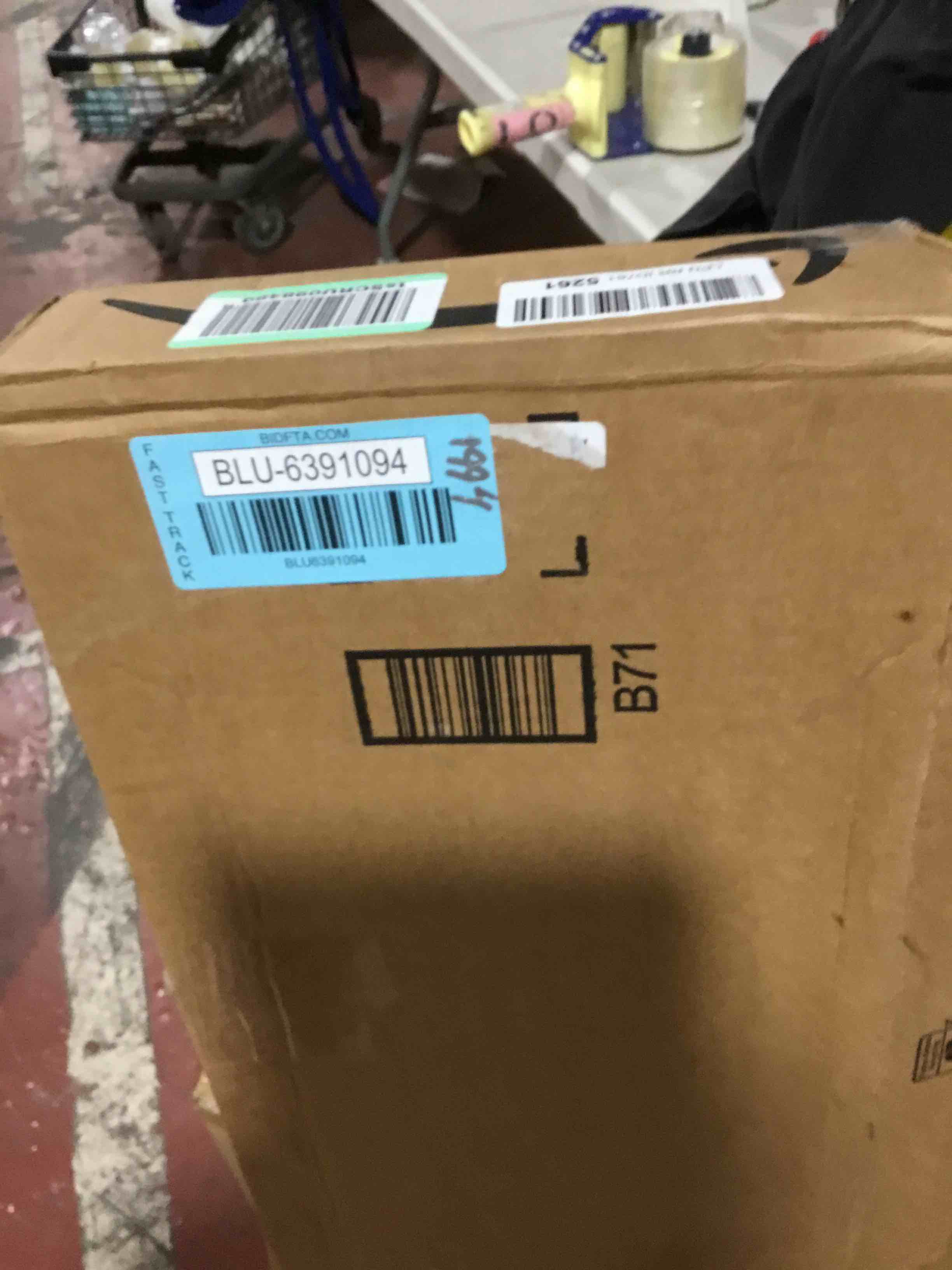 https://s3.amazonaws.com/lotting-images-prod/bidfta/BLU6391094_1714058271038.jpeg