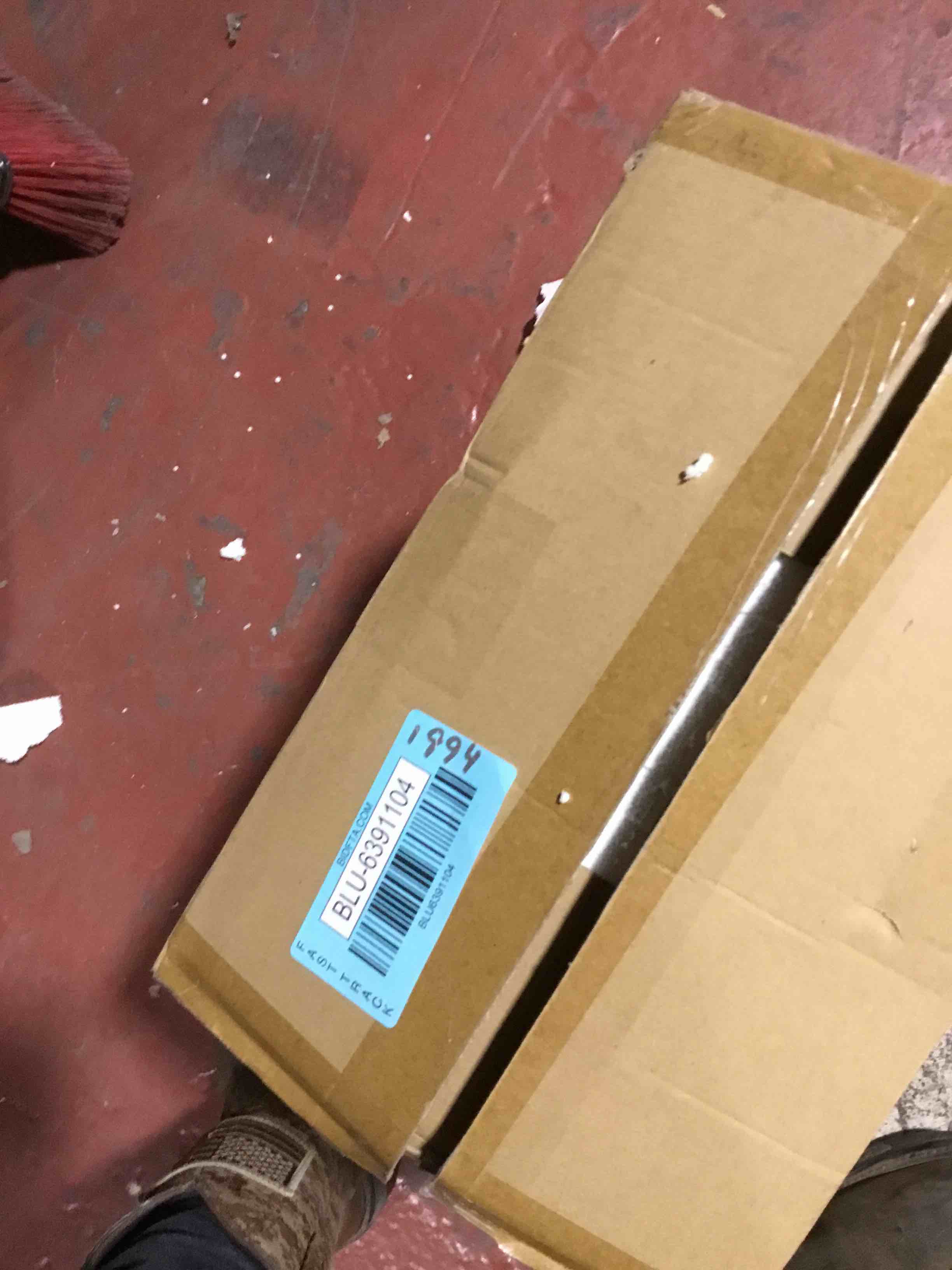 https://s3.amazonaws.com/lotting-images-prod/bidfta/BLU6391104_1714058995632.jpeg