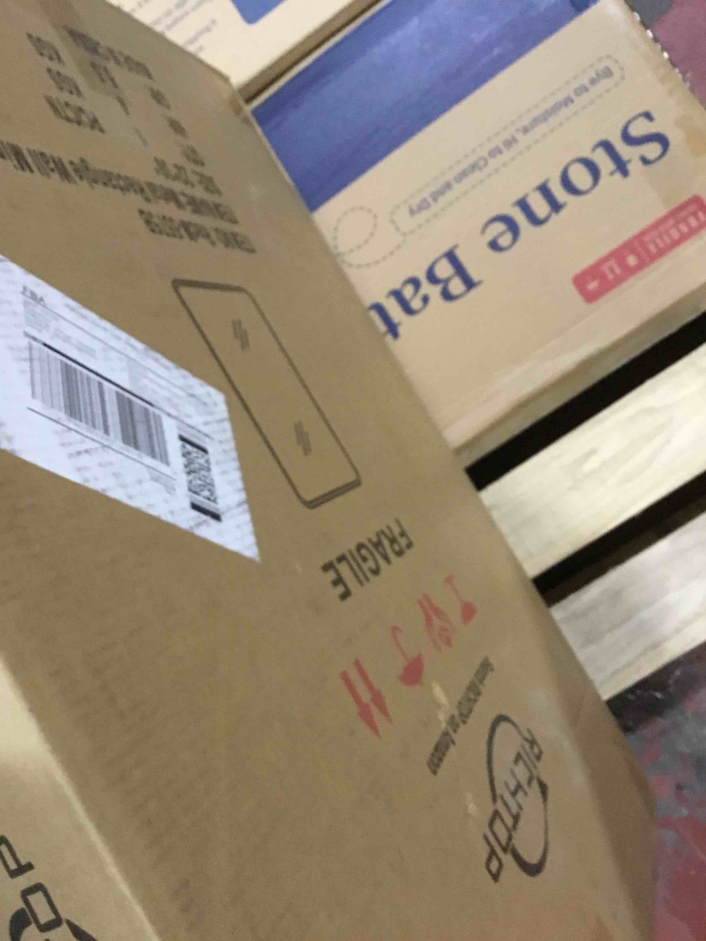 https://s3.amazonaws.com/lotting-images-prod/bidfta/BLU6391639_1715890014980.jpeg