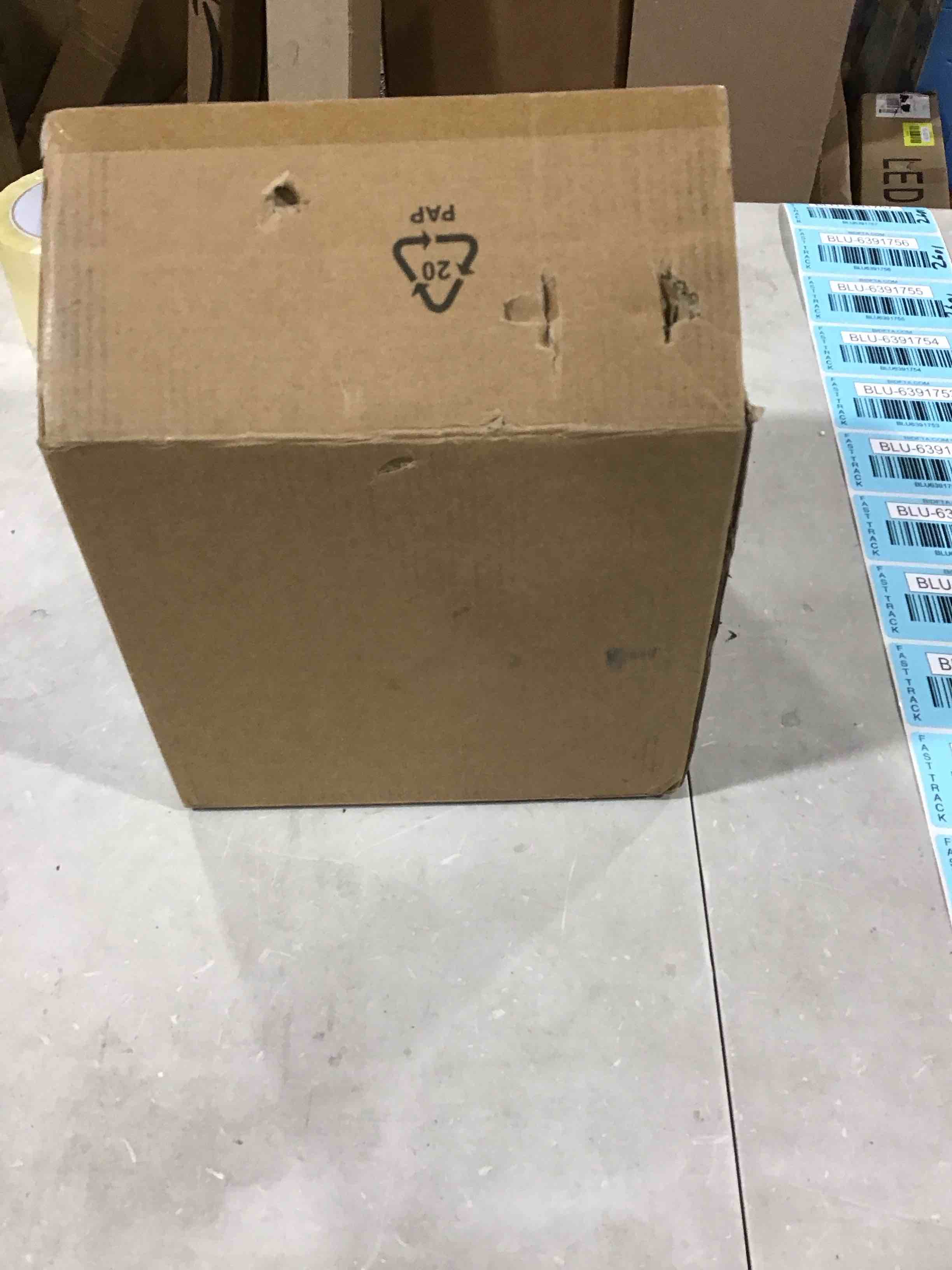 https://s3.amazonaws.com/lotting-images-prod/bidfta/BLU6391725_1717244861110.jpeg