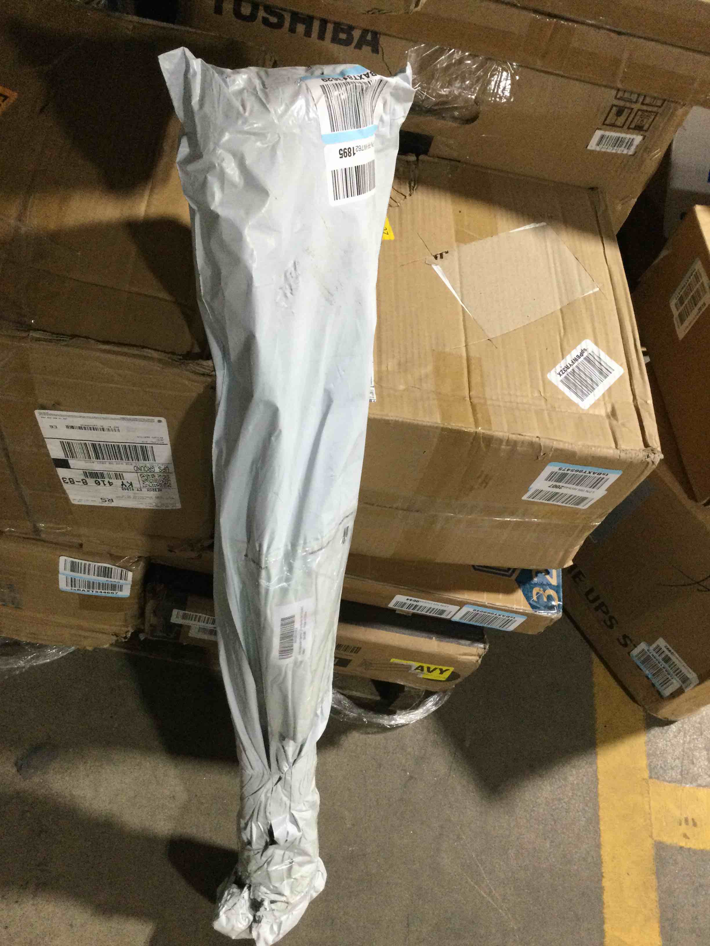 https://s3.amazonaws.com/lotting-images-prod/bidfta/BLU6391948_1718055292511.jpeg