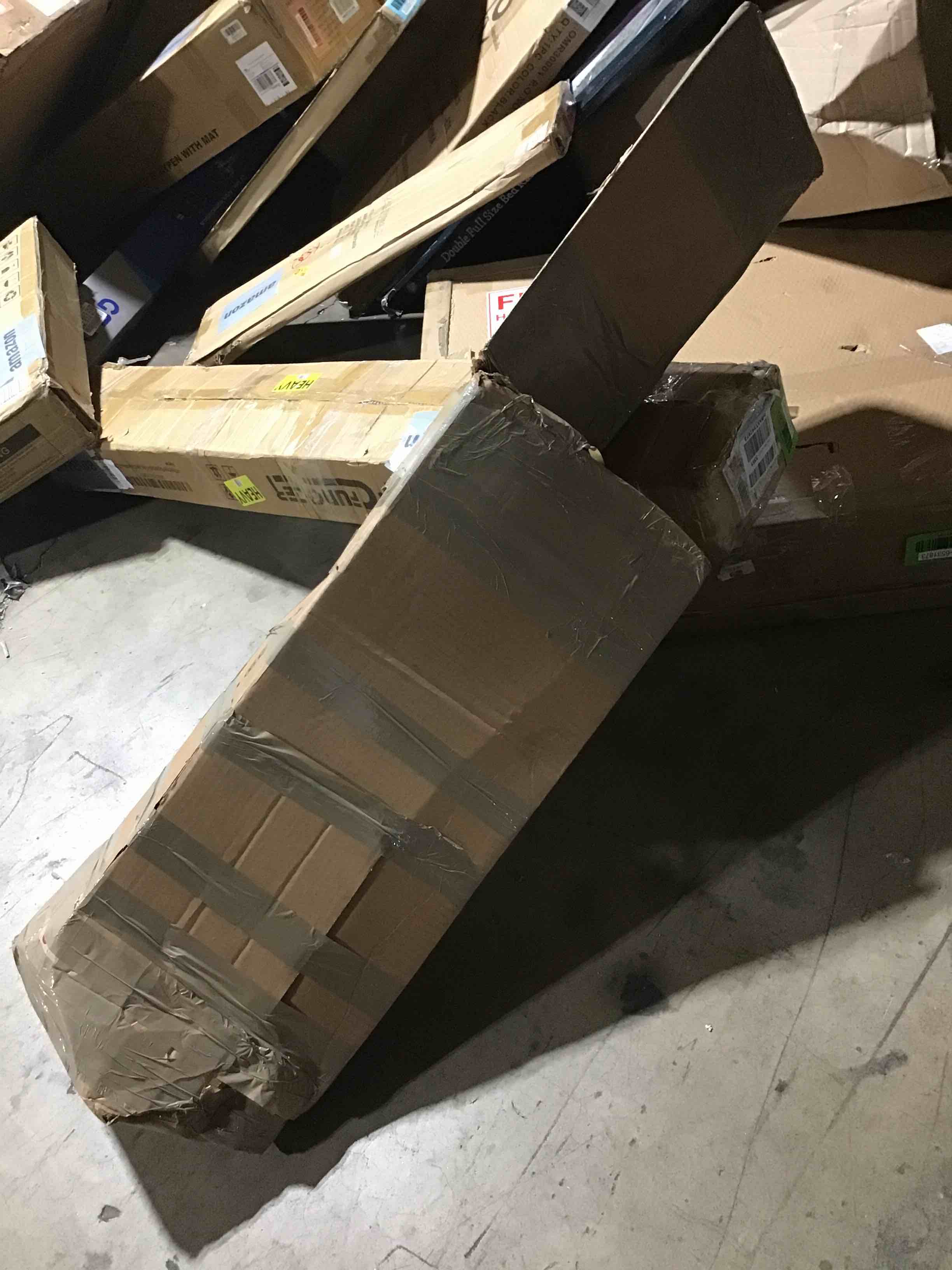 https://s3.amazonaws.com/lotting-images-prod/bidfta/BLU6395372_1719936425694.jpeg