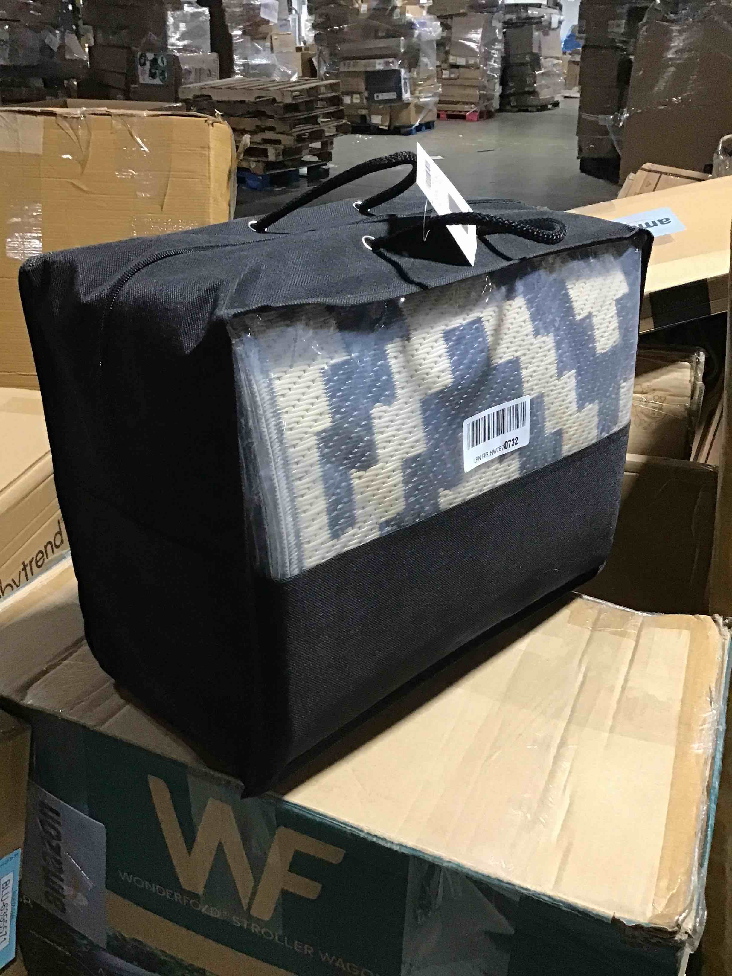 https://s3.amazonaws.com/lotting-images-prod/bidfta/BLU6395569_1720564792264.jpeg