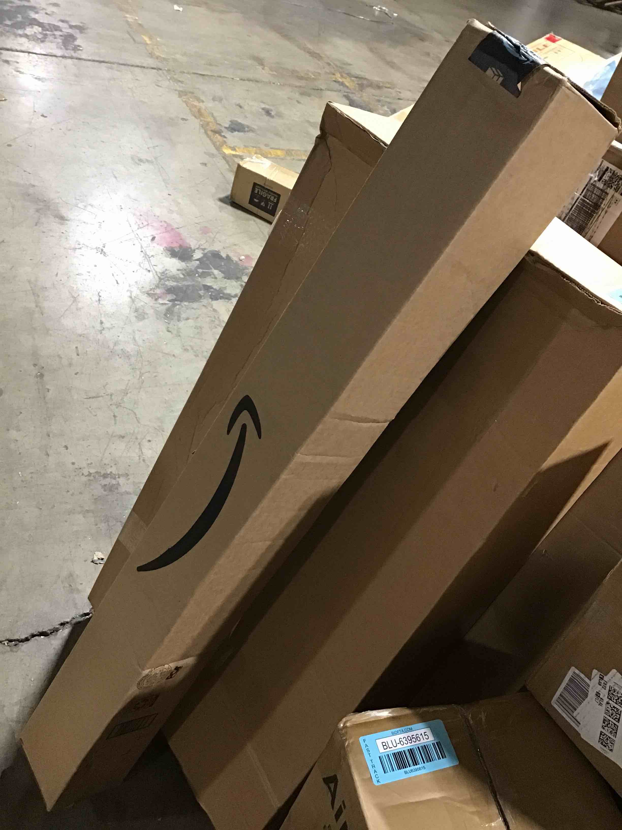 https://s3.amazonaws.com/lotting-images-prod/bidfta/BLU6395621_1720541185515.jpeg