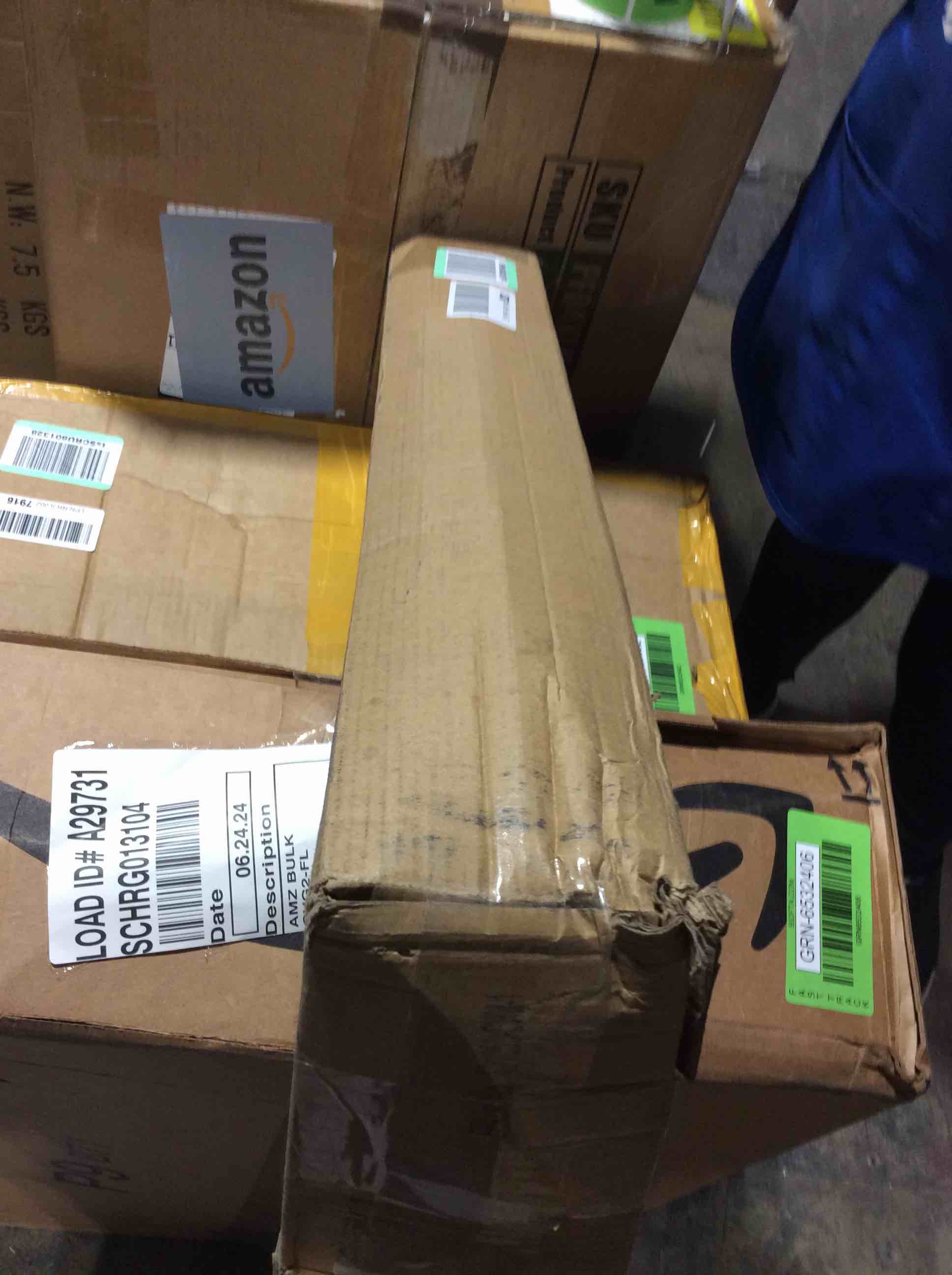 https://s3.amazonaws.com/lotting-images-prod/bidfta/BLU6395901_1721156027484.jpeg