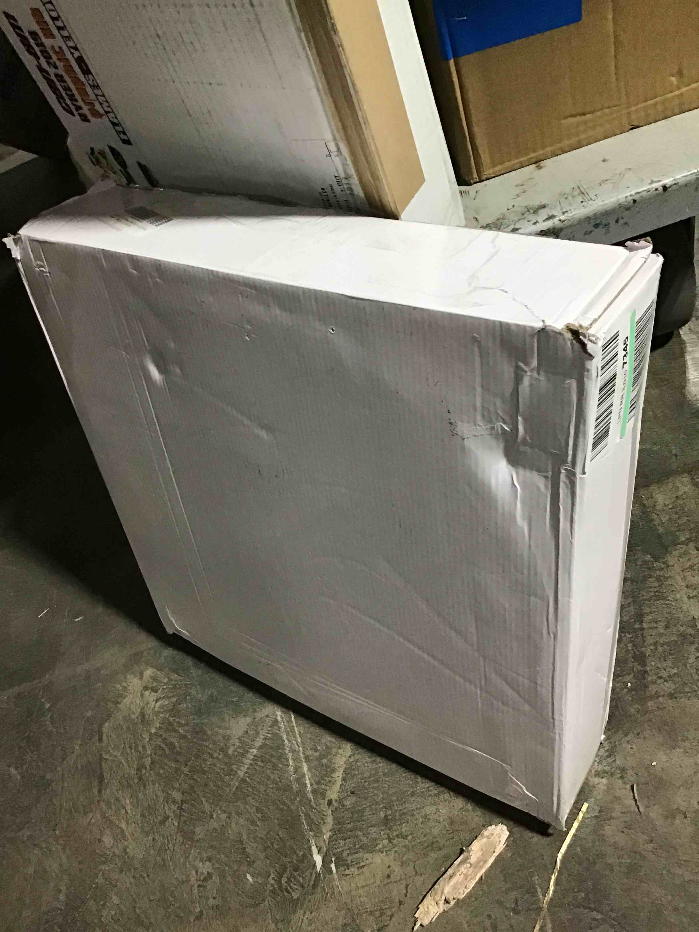 https://s3.amazonaws.com/lotting-images-prod/bidfta/BLU6396003_1721219687367.jpeg