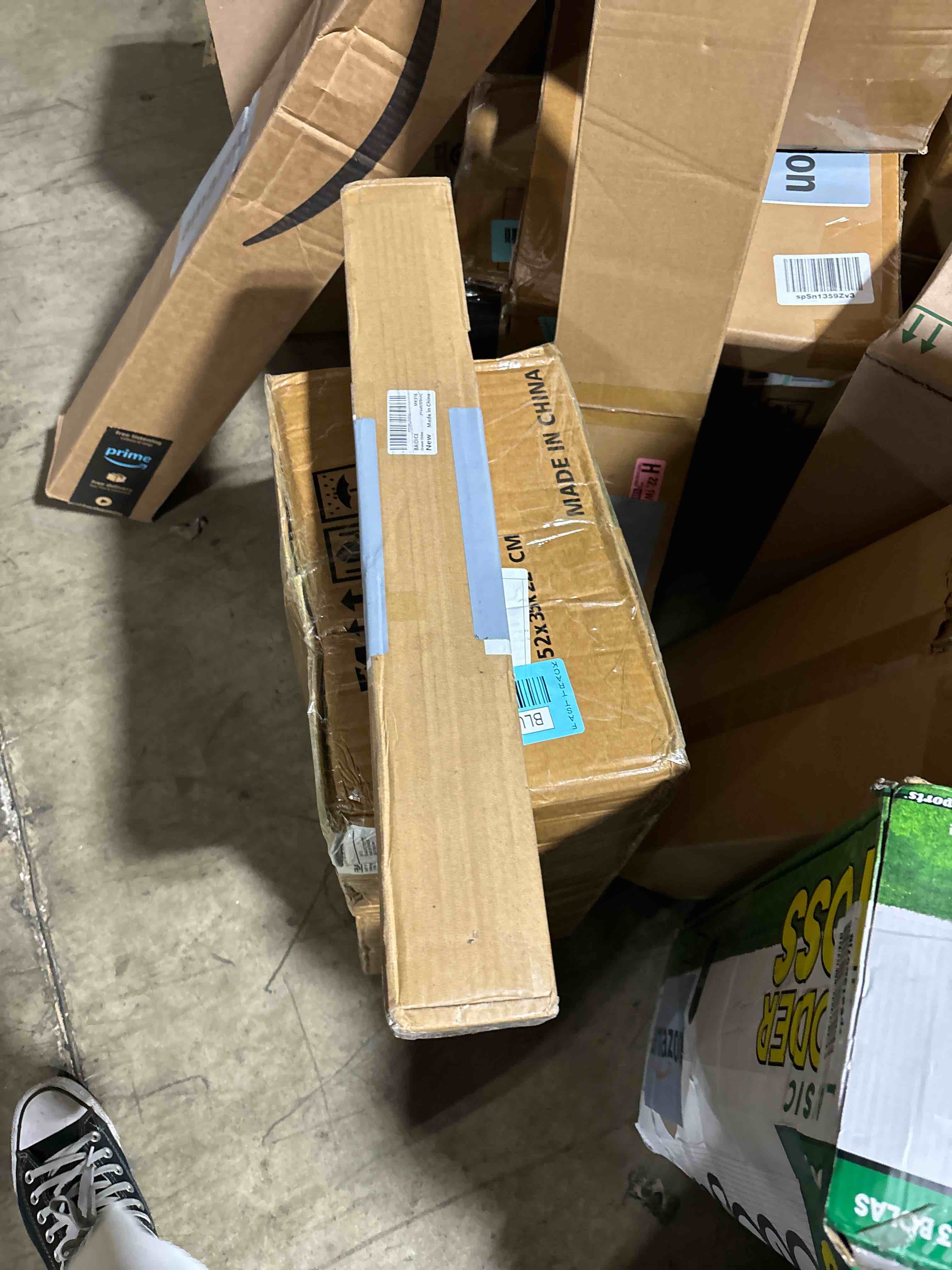 https://s3.amazonaws.com/lotting-images-prod/bidfta/BLU6396236_1721302383310.jpeg