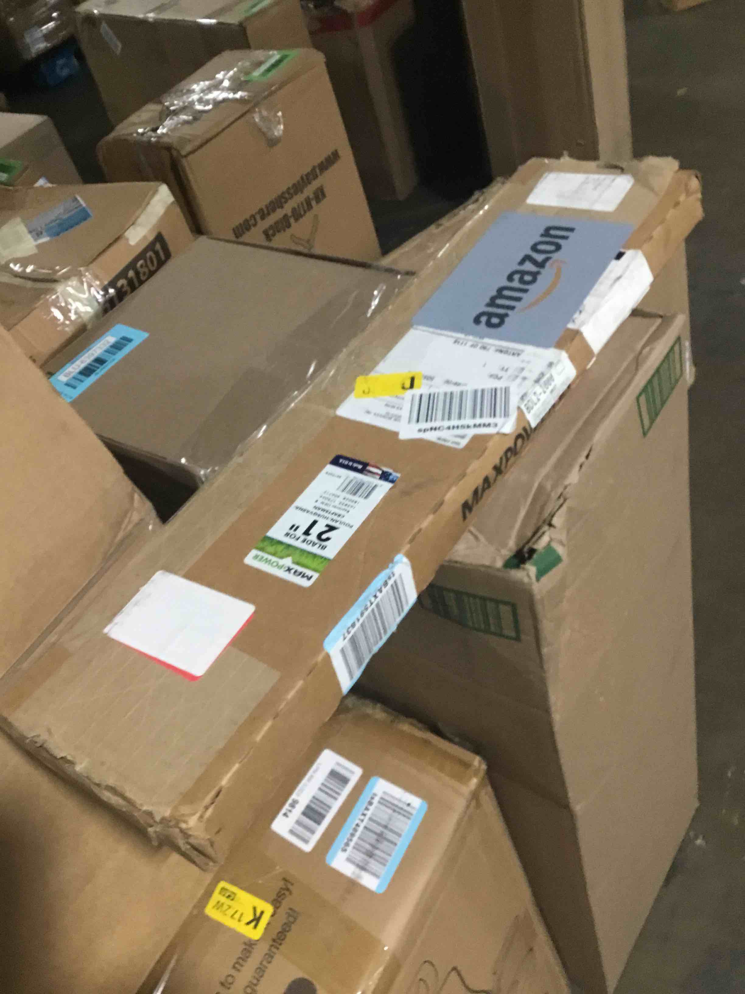 https://s3.amazonaws.com/lotting-images-prod/bidfta/BLU6397336_1719933821489.jpeg