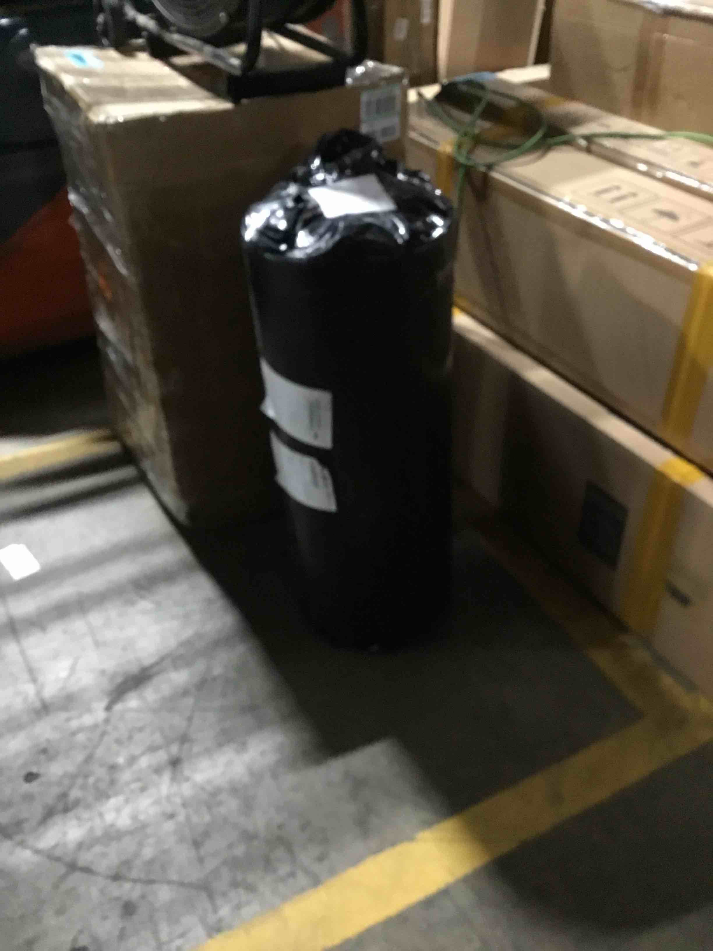 https://s3.amazonaws.com/lotting-images-prod/bidfta/BLU6397800_1722354624974.jpeg