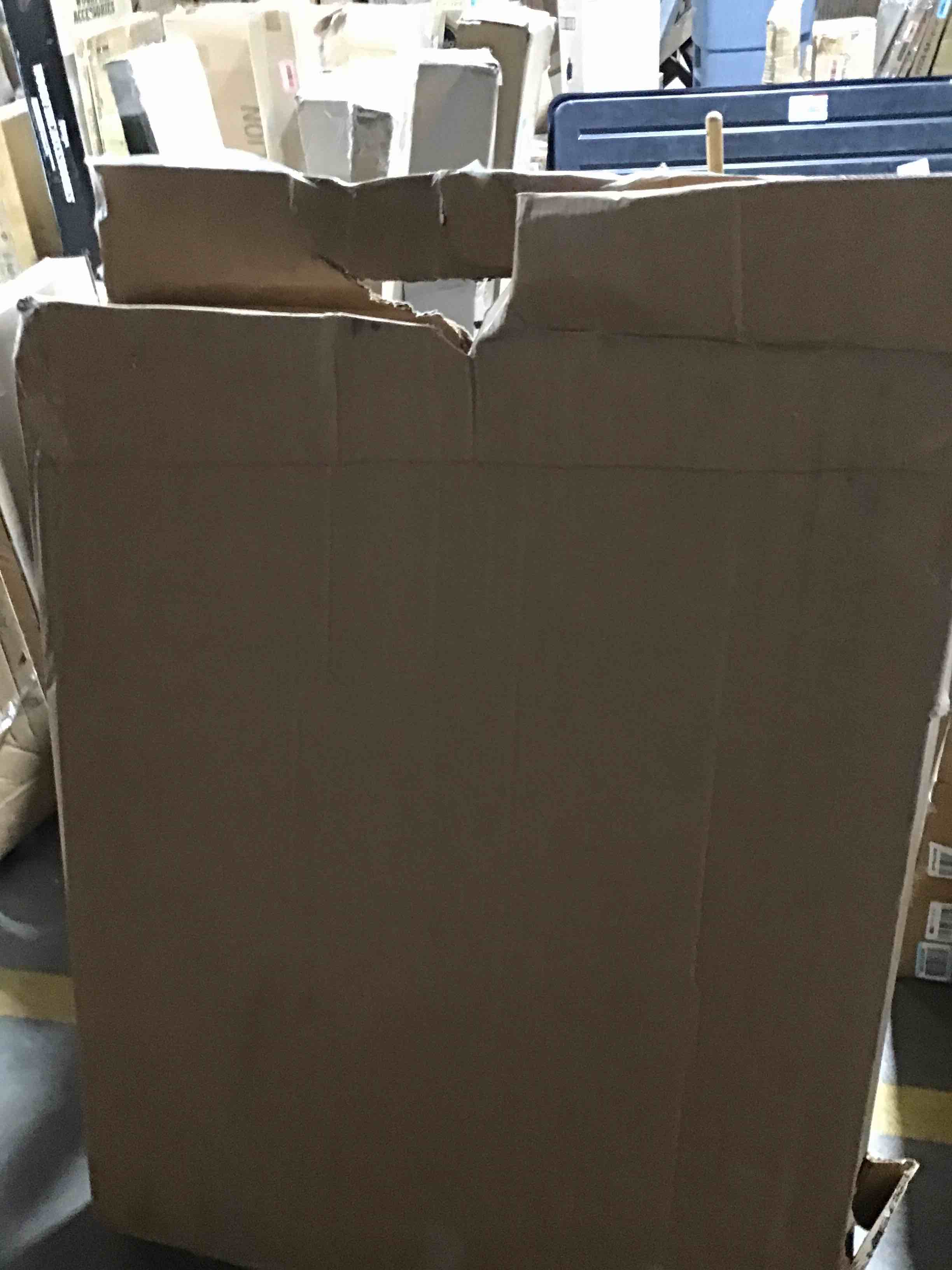 https://s3.amazonaws.com/lotting-images-prod/bidfta/BLU6400105_1721142694380.jpeg