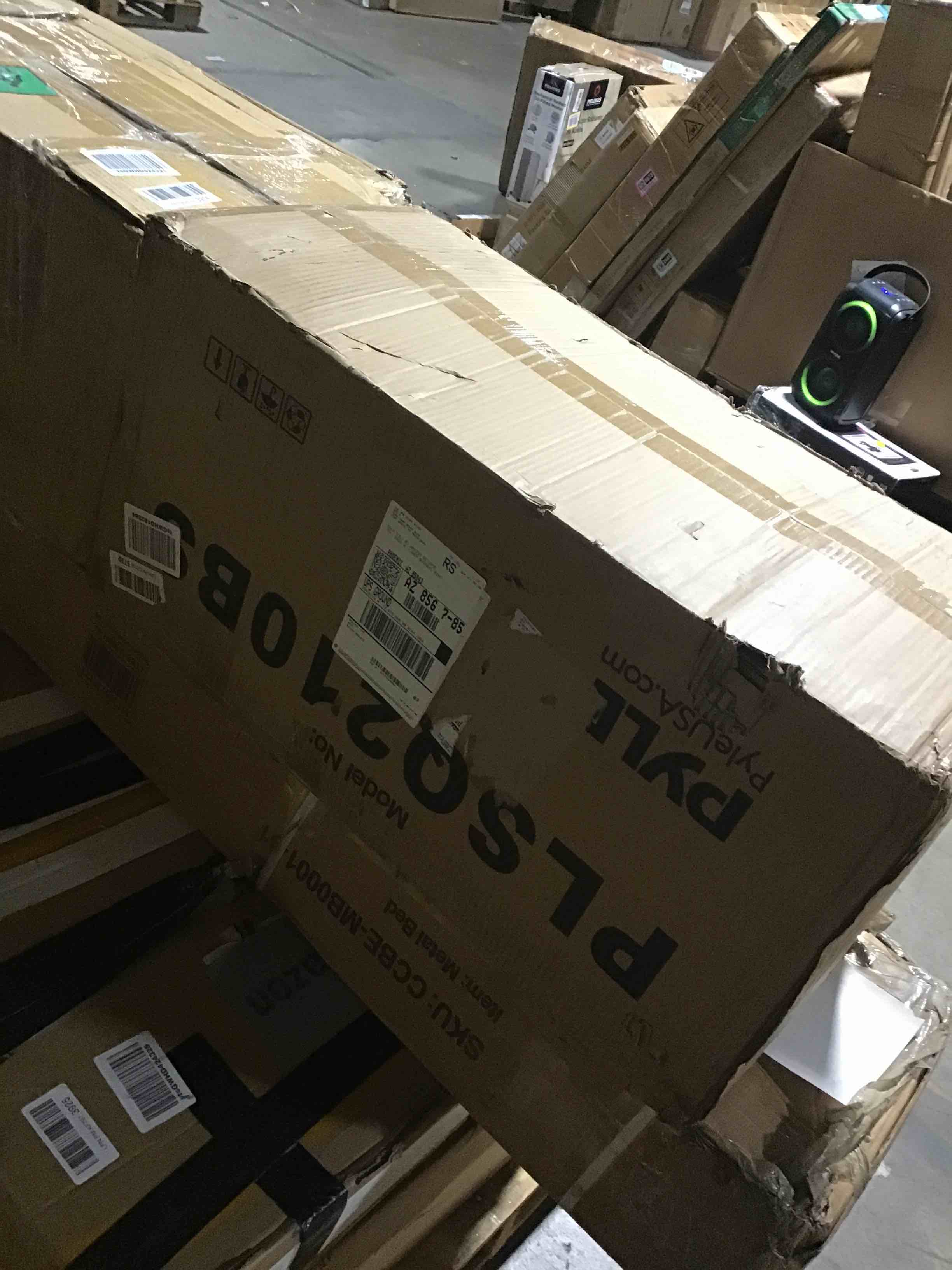 https://s3.amazonaws.com/lotting-images-prod/bidfta/BLU6400577_1723756862688.jpeg