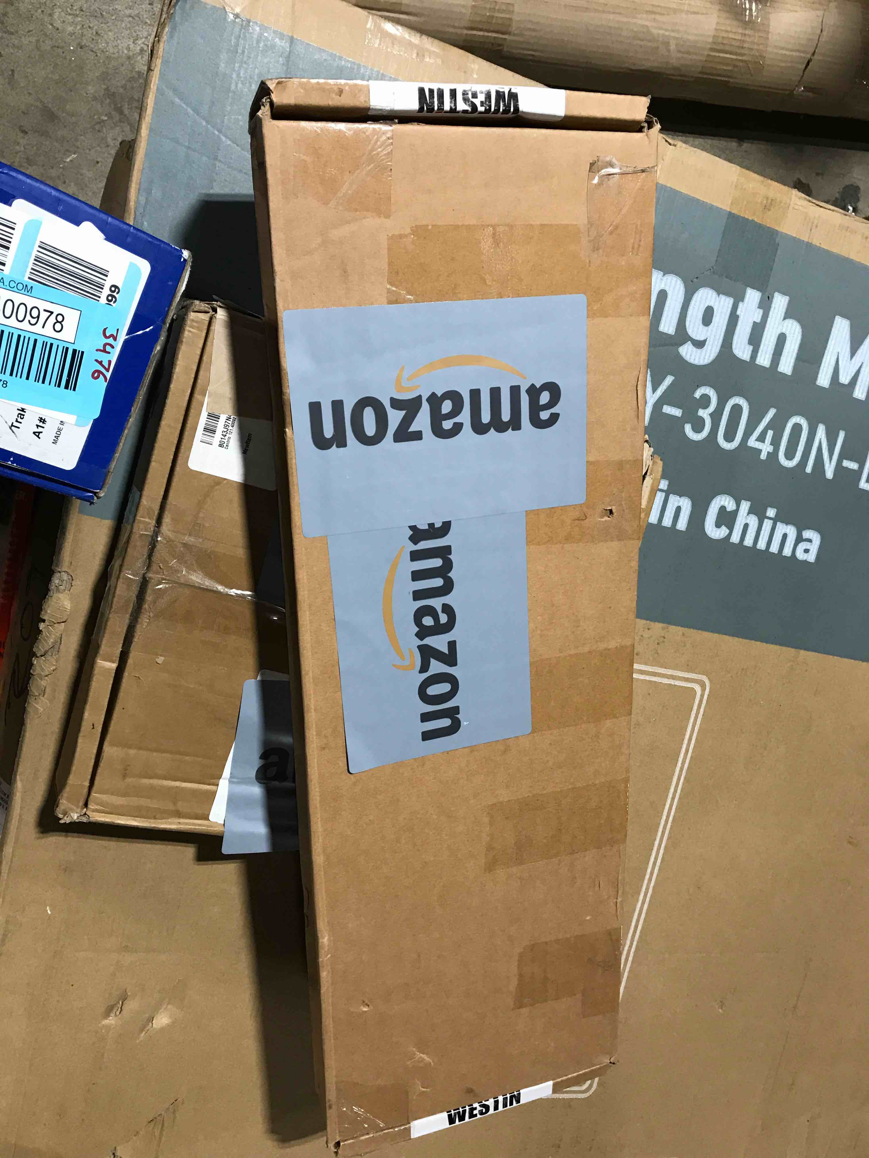 https://s3.amazonaws.com/lotting-images-prod/bidfta/BLU6400979_1717870179682.jpeg