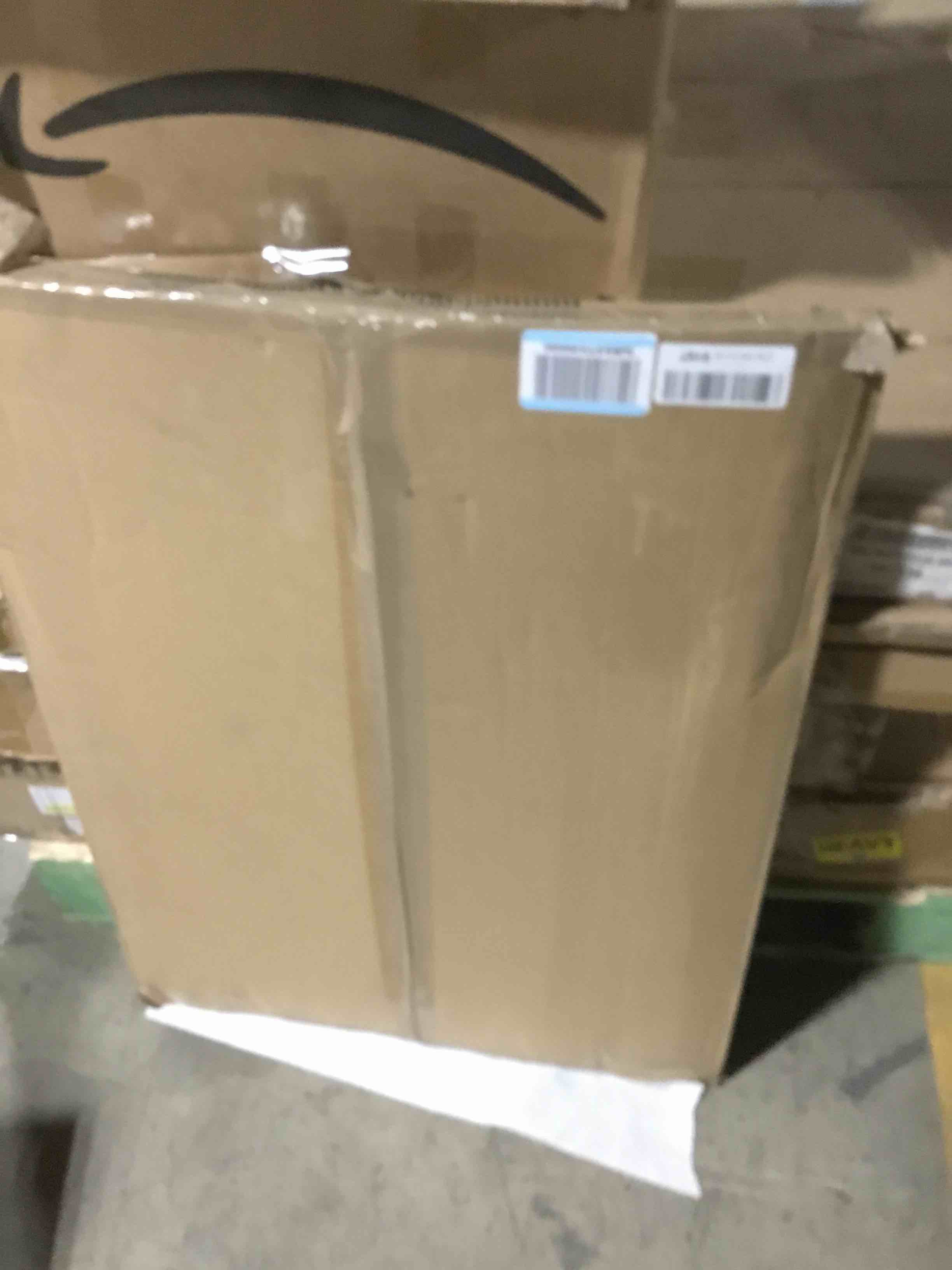 https://s3.amazonaws.com/lotting-images-prod/bidfta/BLU6401015_1717868248373.jpeg