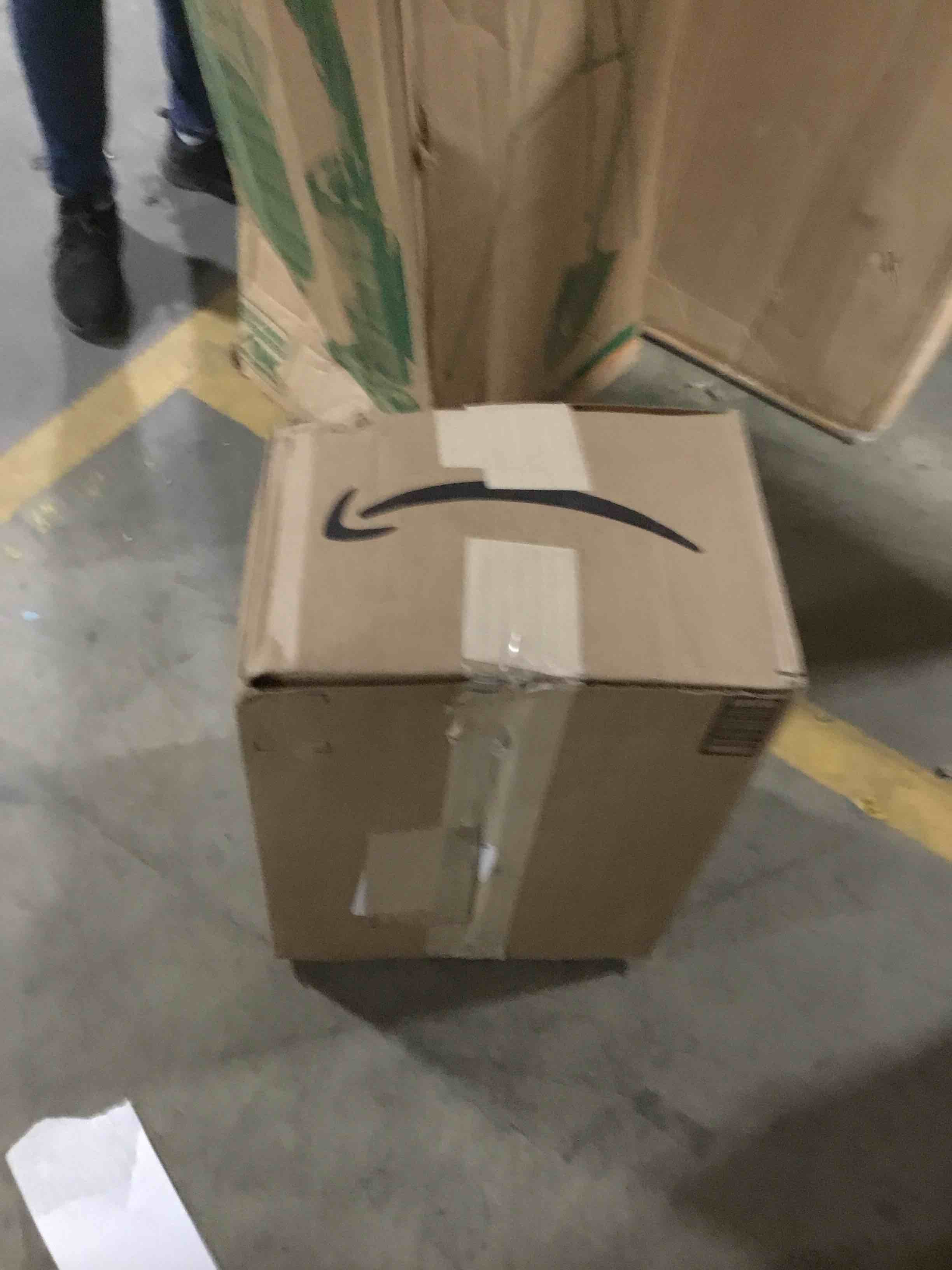 https://s3.amazonaws.com/lotting-images-prod/bidfta/BLU6401034_1717869090701.jpeg