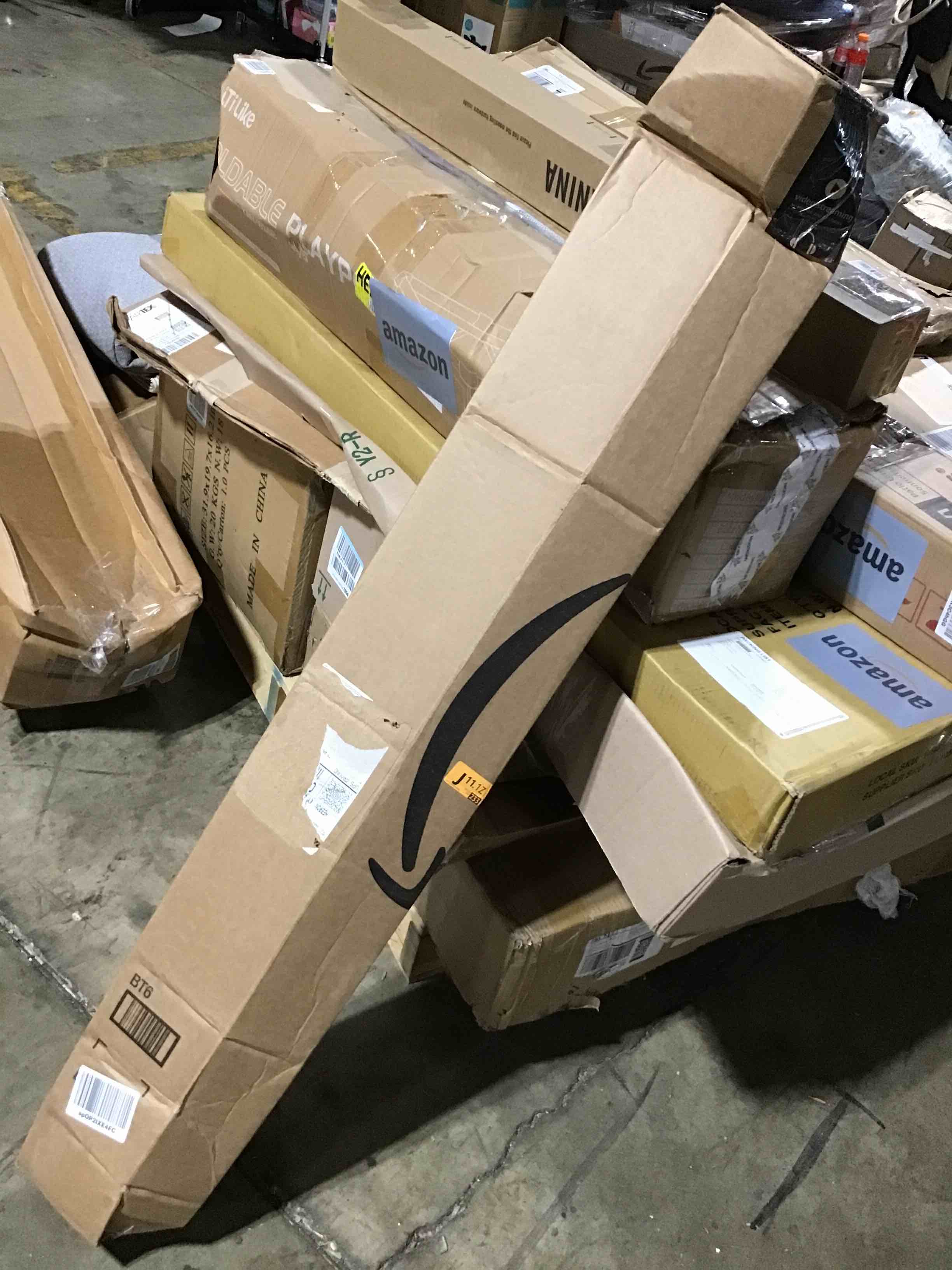 https://s3.amazonaws.com/lotting-images-prod/bidfta/BLU6401531_1718987735632.jpeg