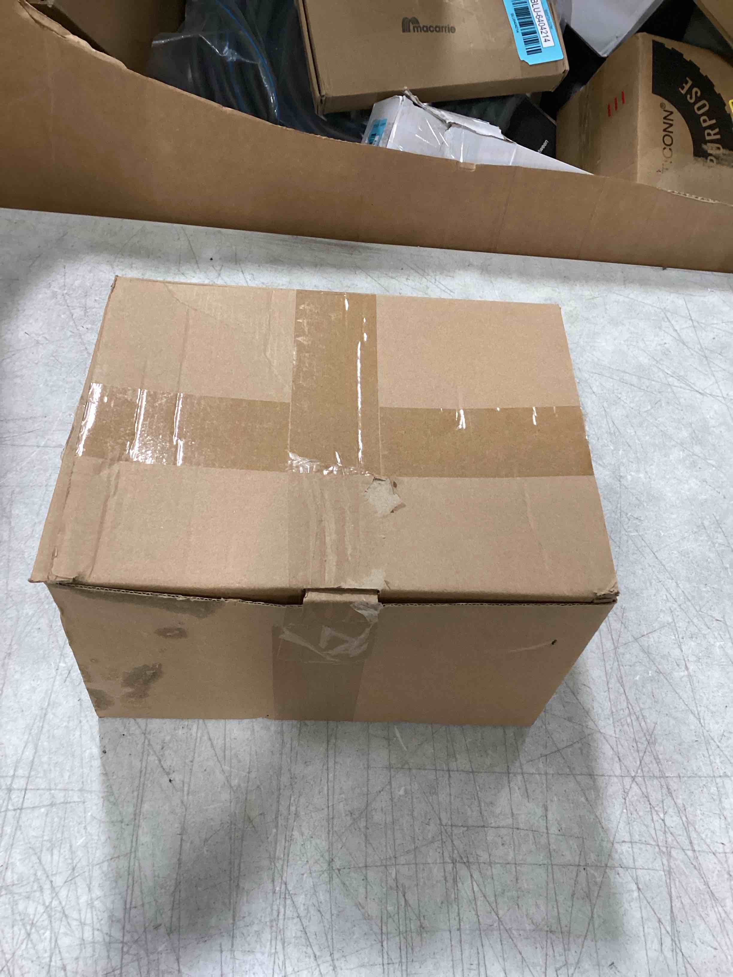 https://s3.amazonaws.com/lotting-images-prod/bidfta/BLU6404217_1718973334423.jpeg