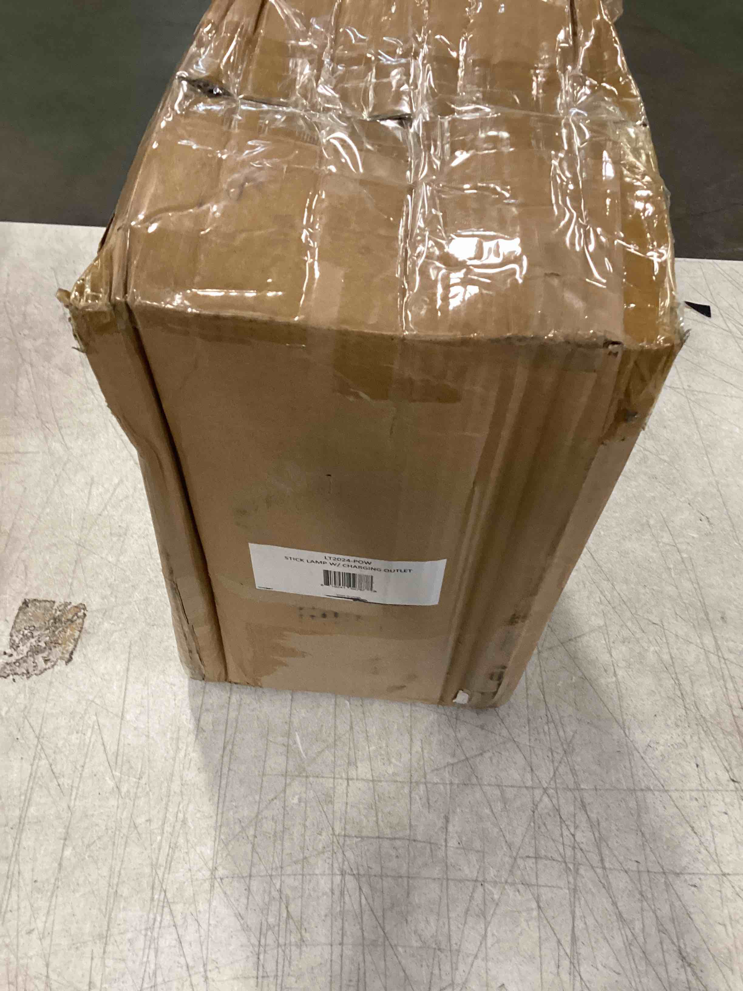https://s3.amazonaws.com/lotting-images-prod/bidfta/BLU6404416_1719243762769.jpeg