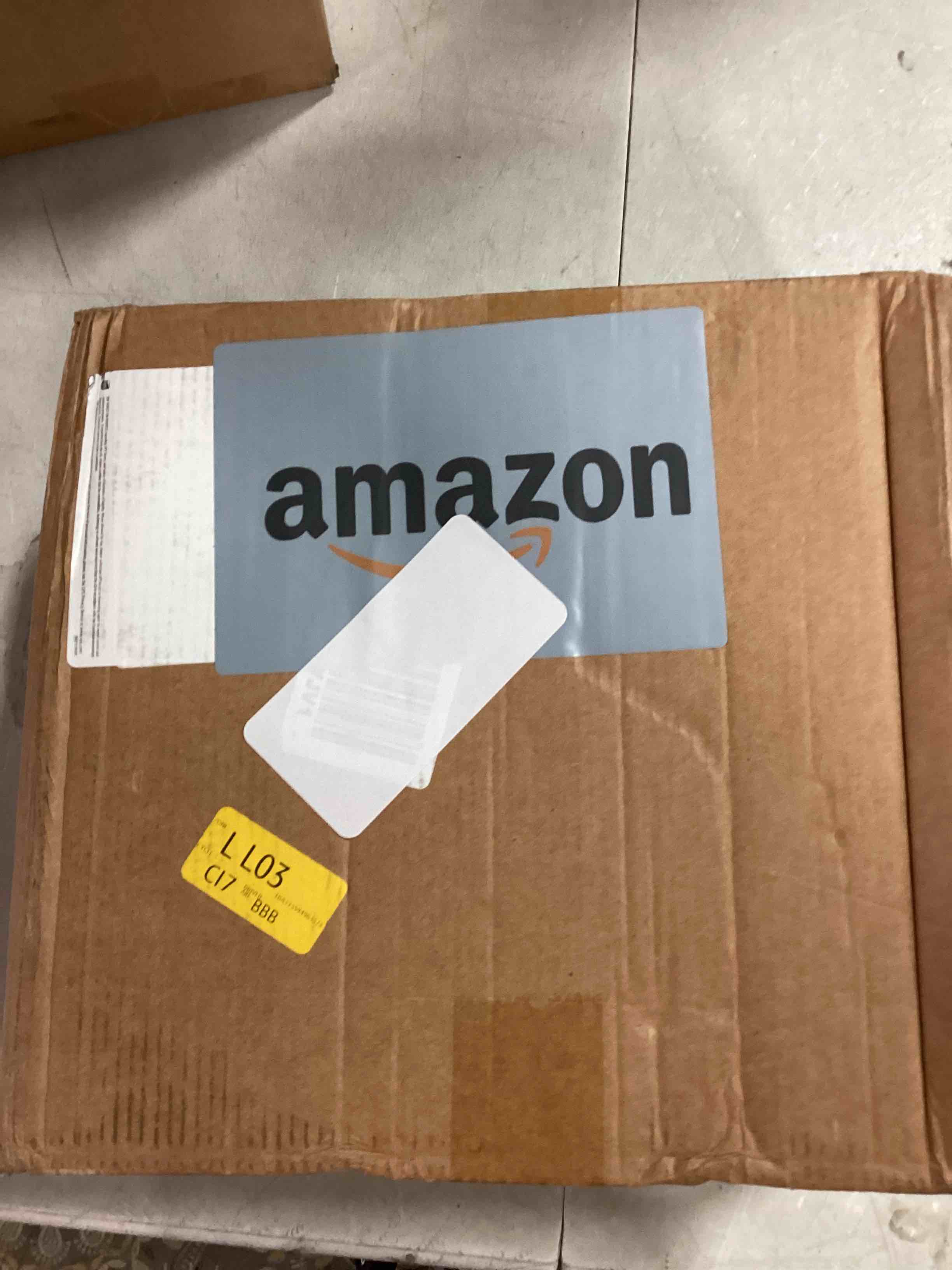 https://s3.amazonaws.com/lotting-images-prod/bidfta/BLU6404756_1720443741789.jpeg