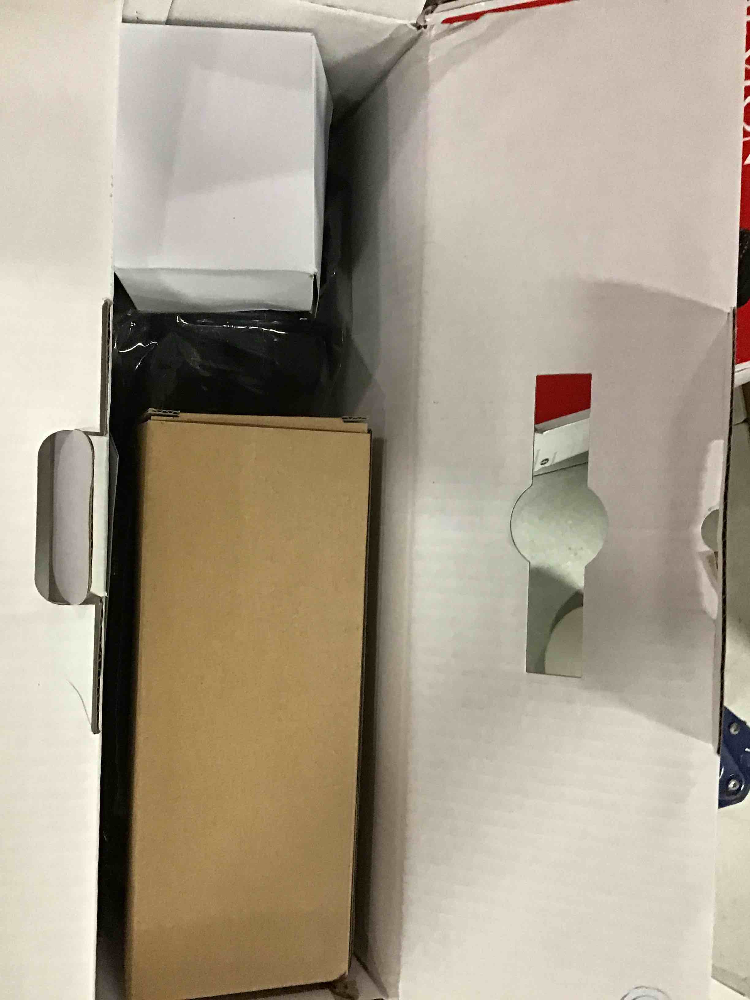 https://s3.amazonaws.com/lotting-images-prod/bidfta/BLU6405089_1720539512577.jpeg