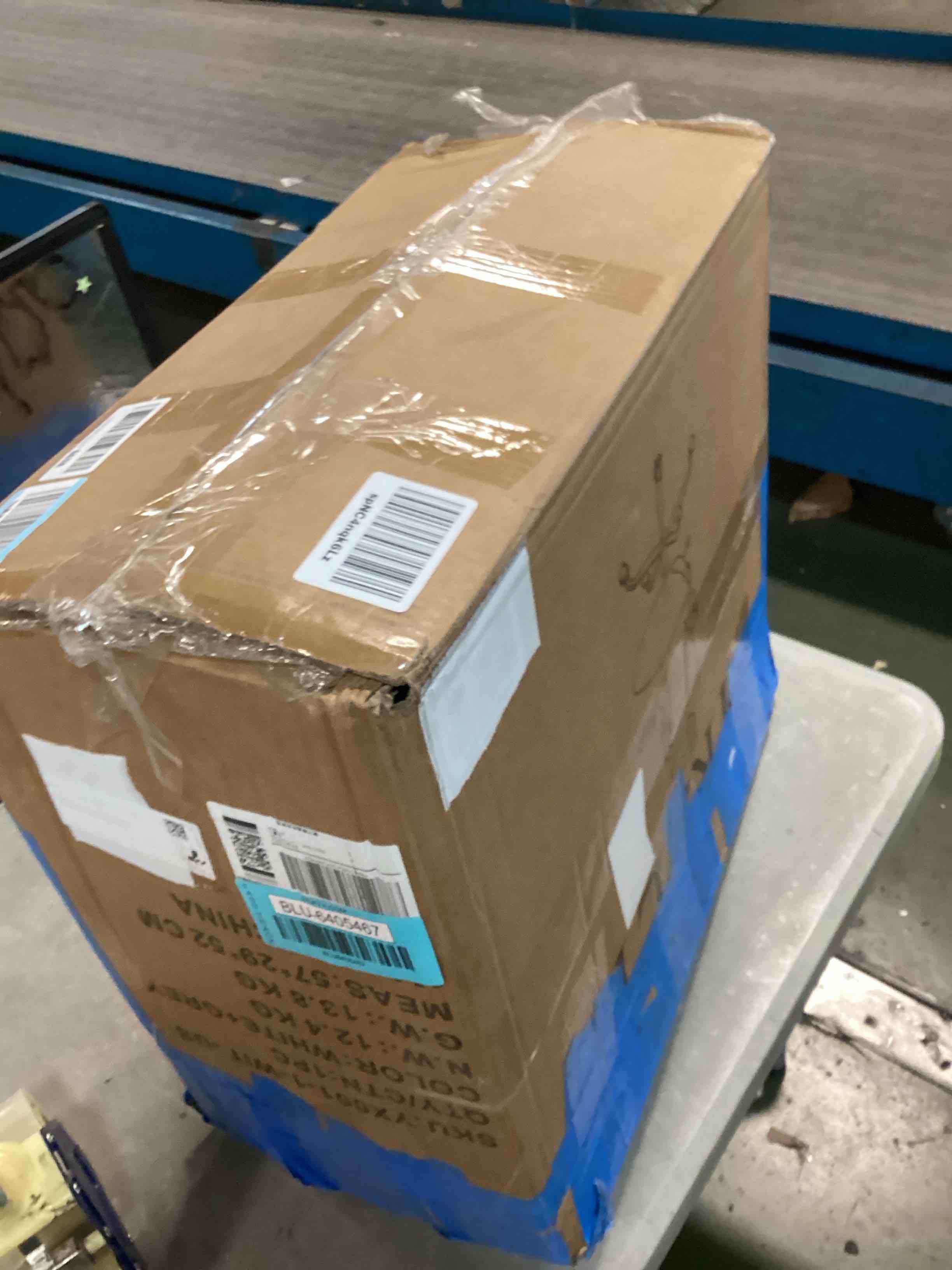 https://s3.amazonaws.com/lotting-images-prod/bidfta/BLU6405467_1719316554695.jpeg