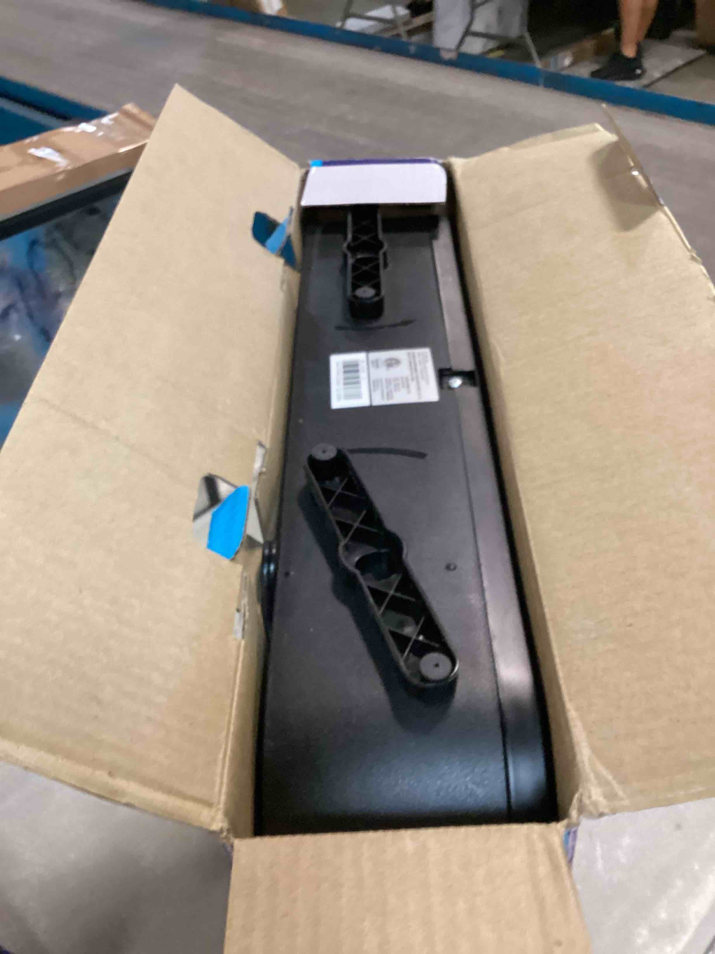 https://s3.amazonaws.com/lotting-images-prod/bidfta/BLU6405471_1719316941453.jpeg