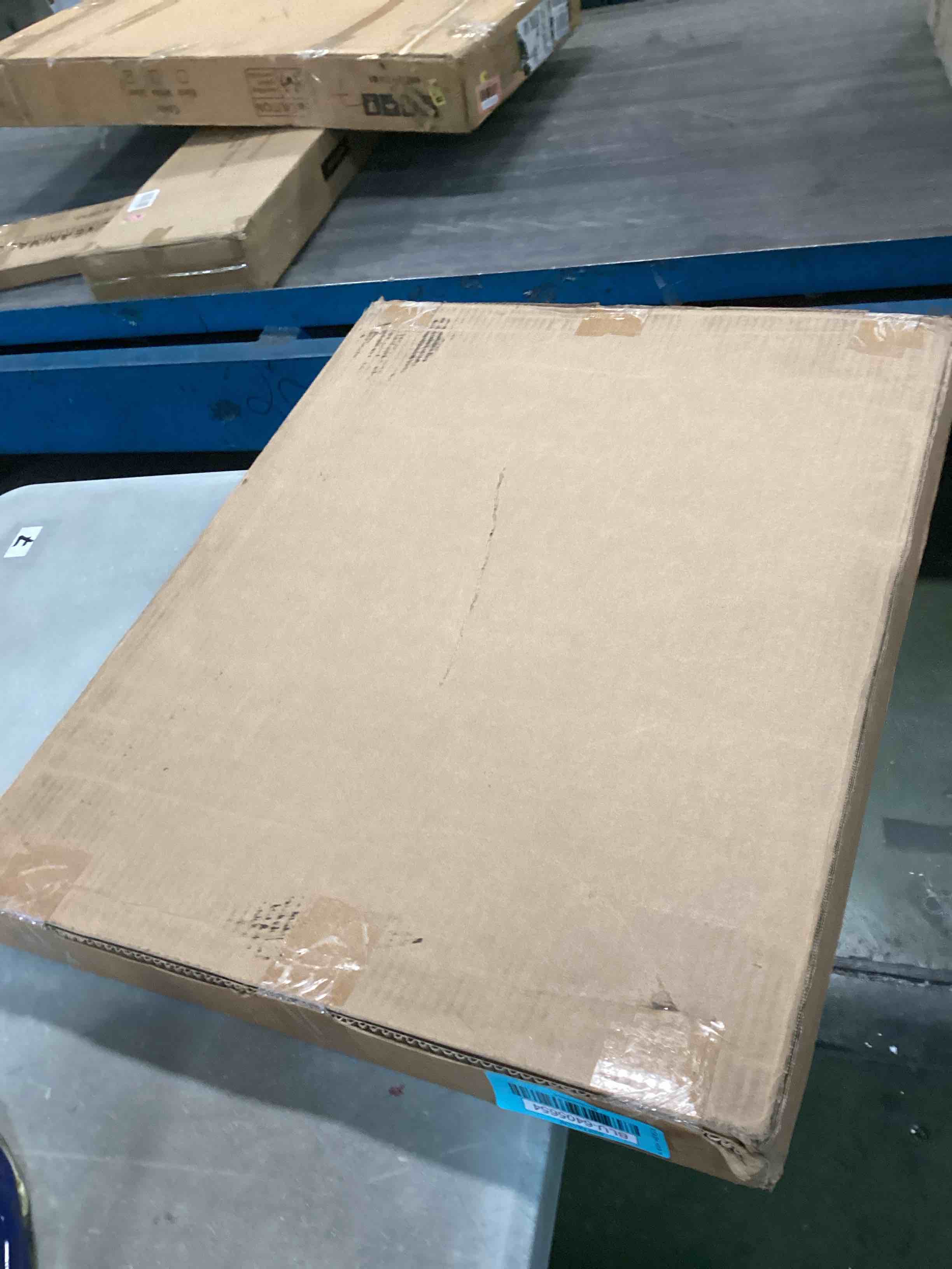 https://s3.amazonaws.com/lotting-images-prod/bidfta/BLU6405654_1719343367779.jpeg