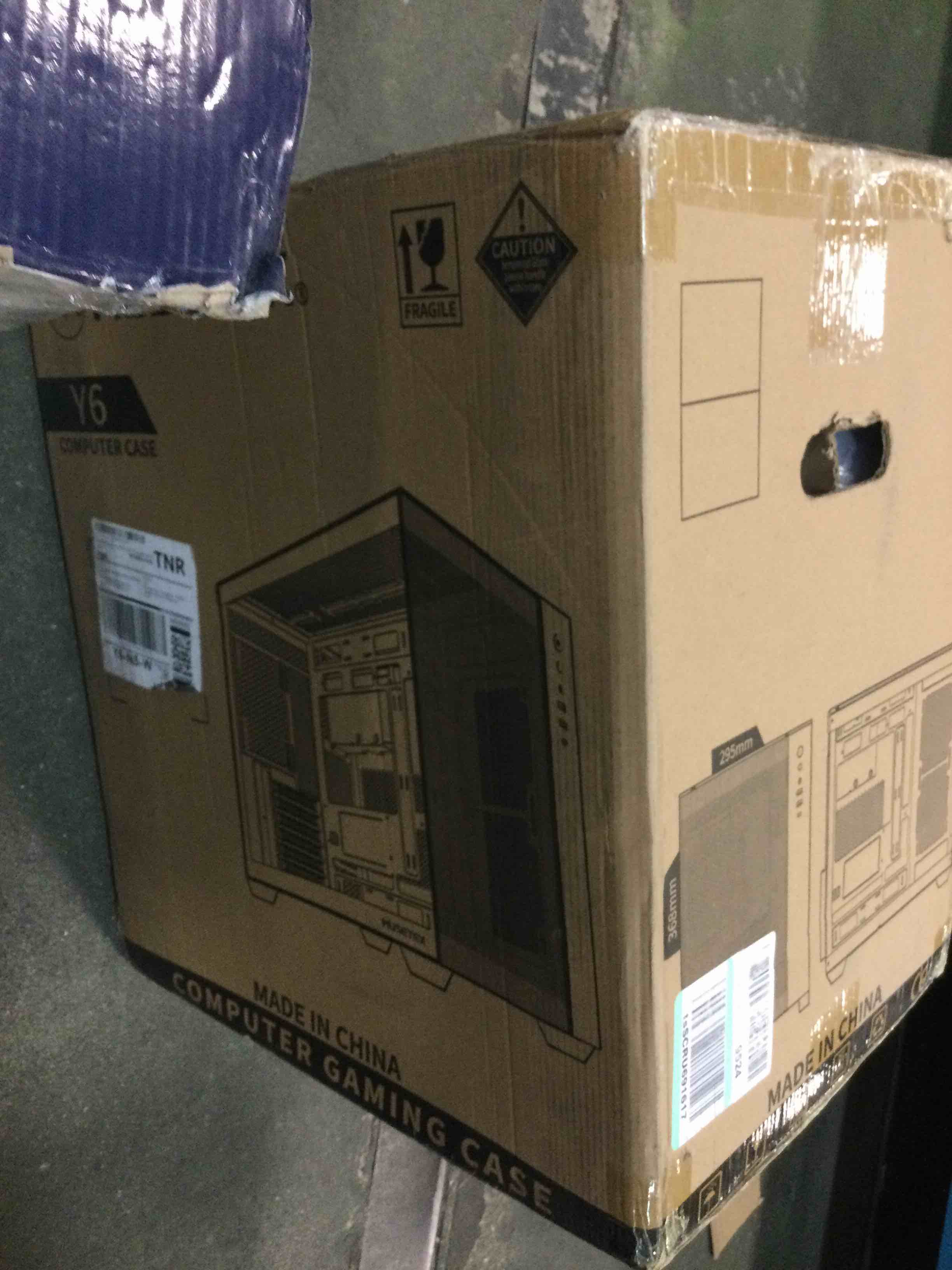https://s3.amazonaws.com/lotting-images-prod/bidfta/BLU6405740_1719367589864.jpeg
