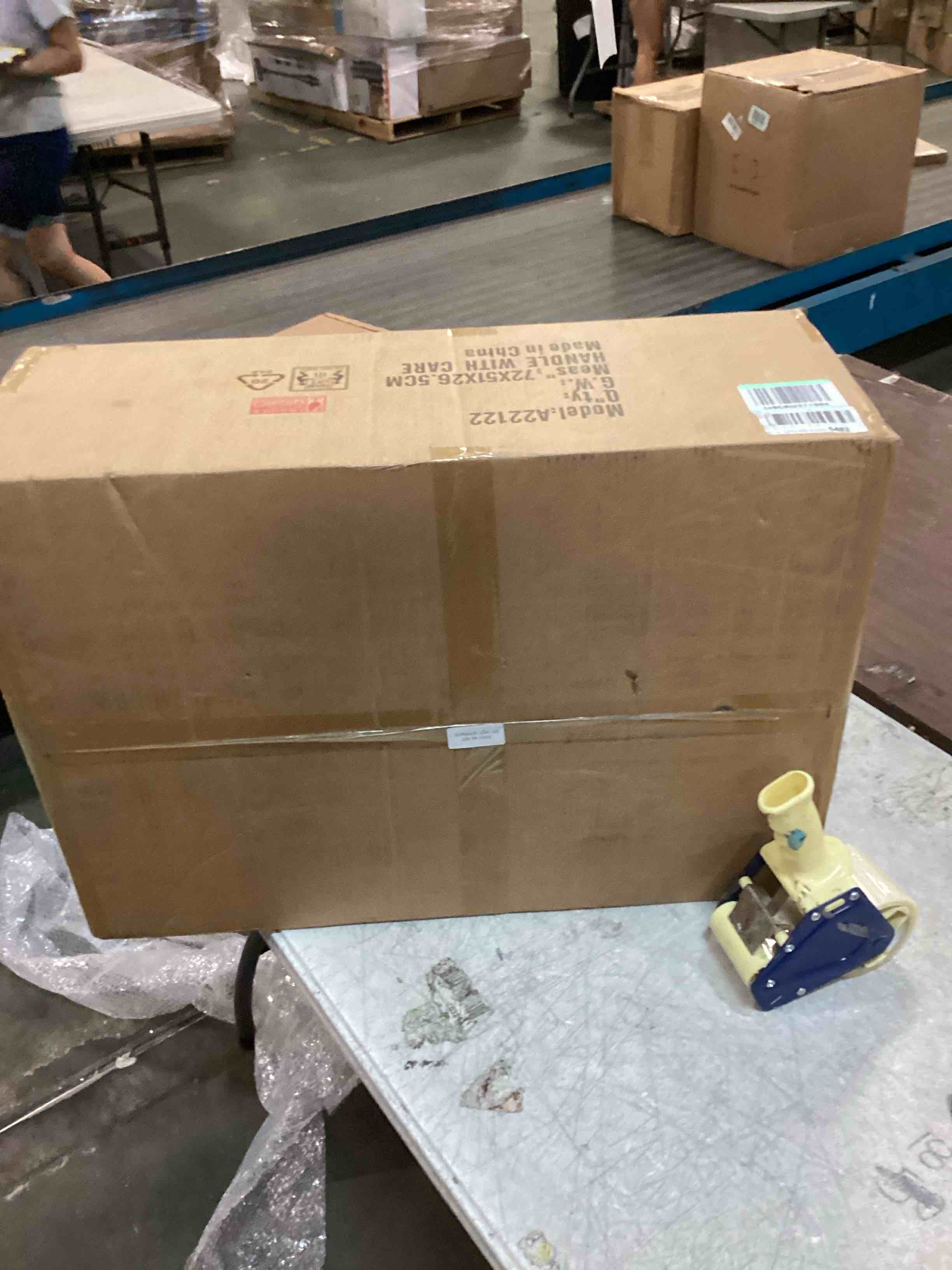 https://s3.amazonaws.com/lotting-images-prod/bidfta/BLU6405792_1719400869057.jpeg