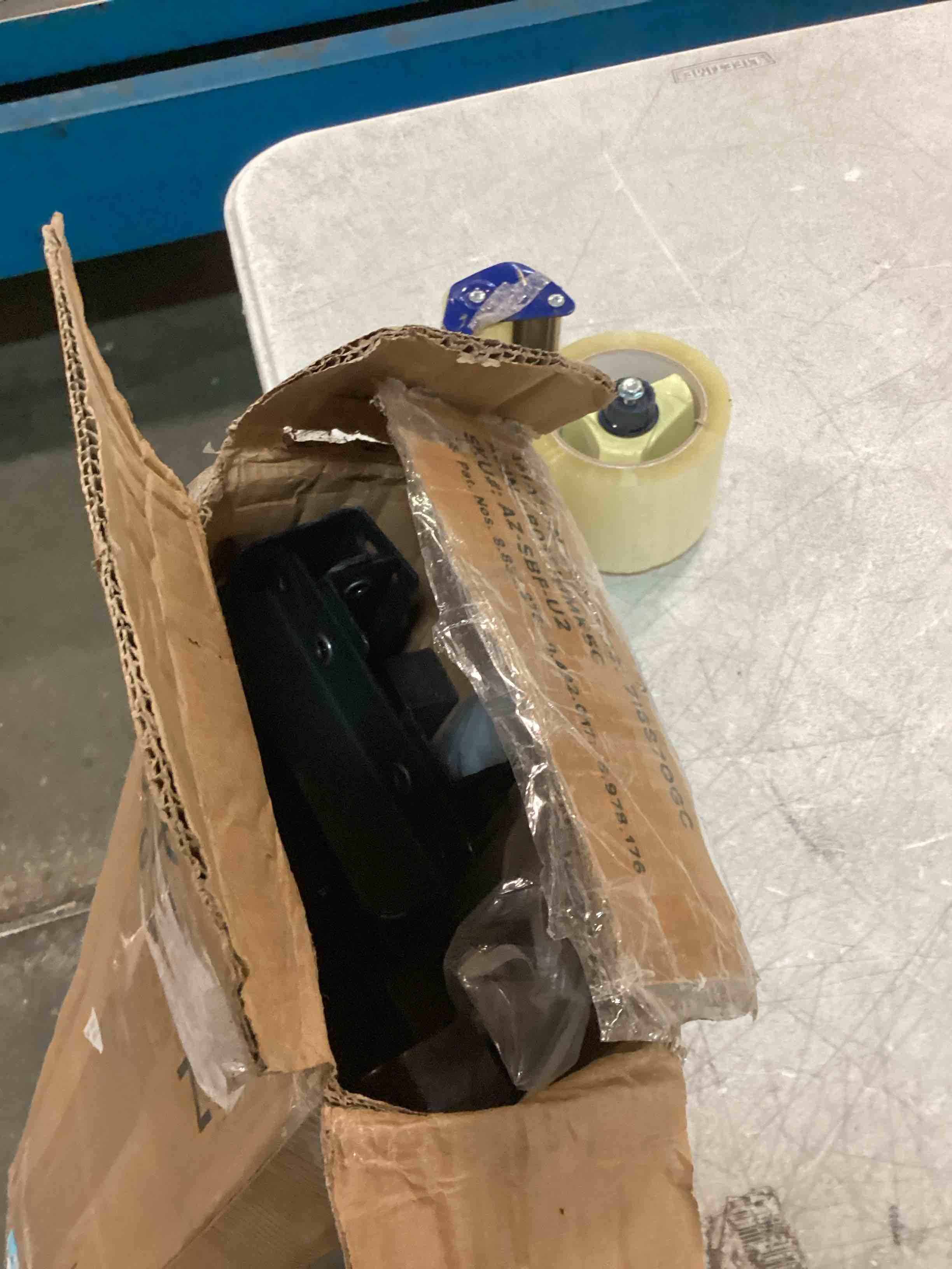 https://s3.amazonaws.com/lotting-images-prod/bidfta/BLU6406002_1719430232814.jpeg