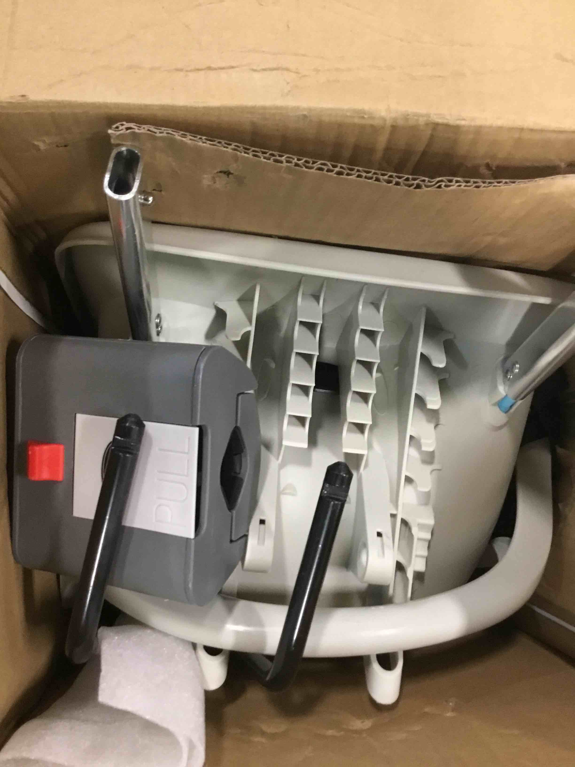https://s3.amazonaws.com/lotting-images-prod/bidfta/BLU6406199_1719542739488.jpeg