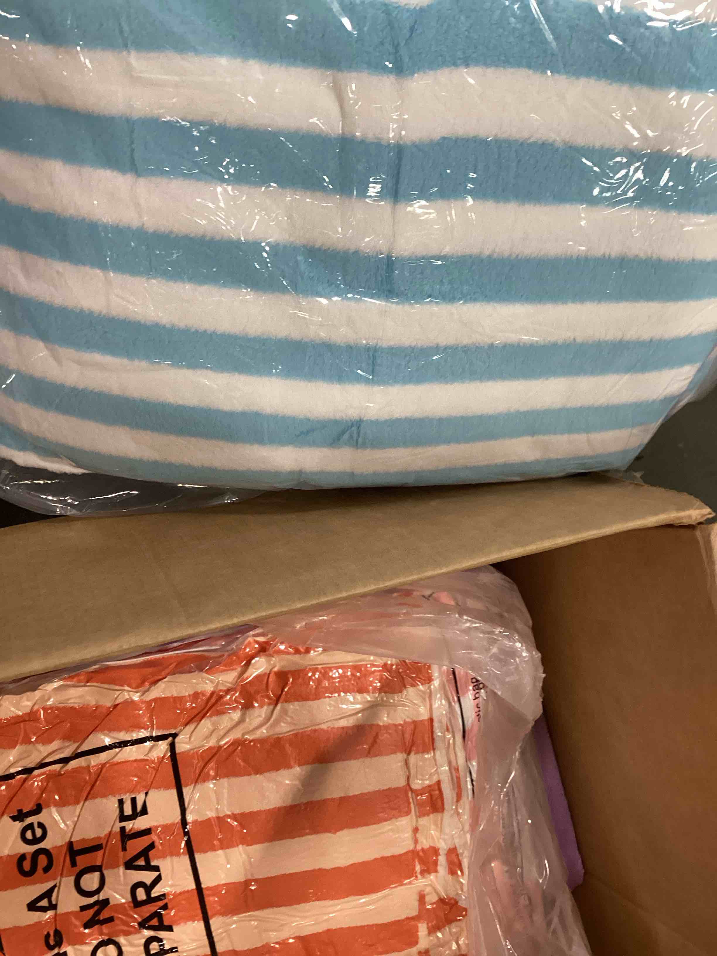 https://s3.amazonaws.com/lotting-images-prod/bidfta/BLU6406435_1719891459265.jpeg