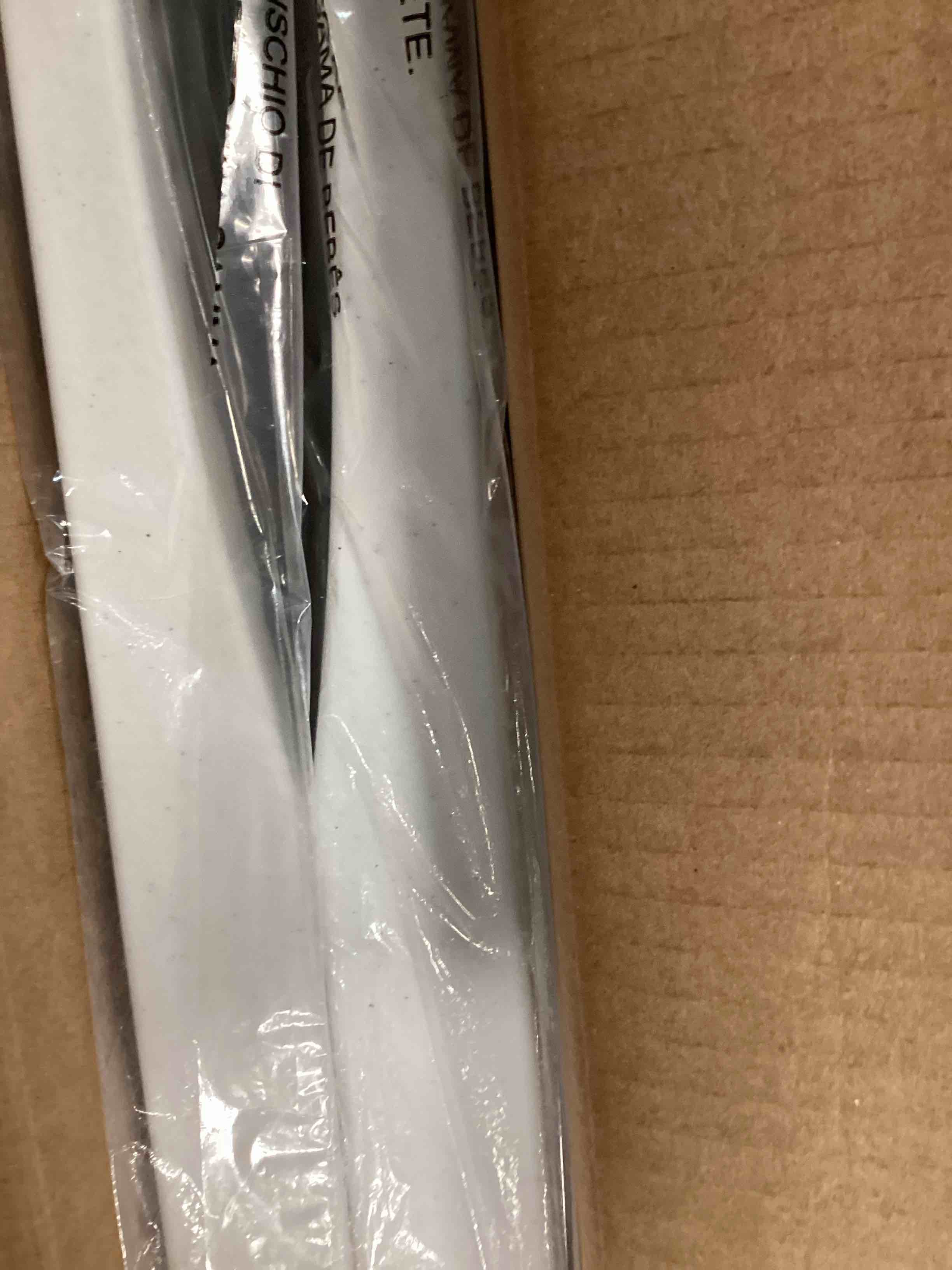 https://s3.amazonaws.com/lotting-images-prod/bidfta/BLU6406517_1719963469915.jpeg