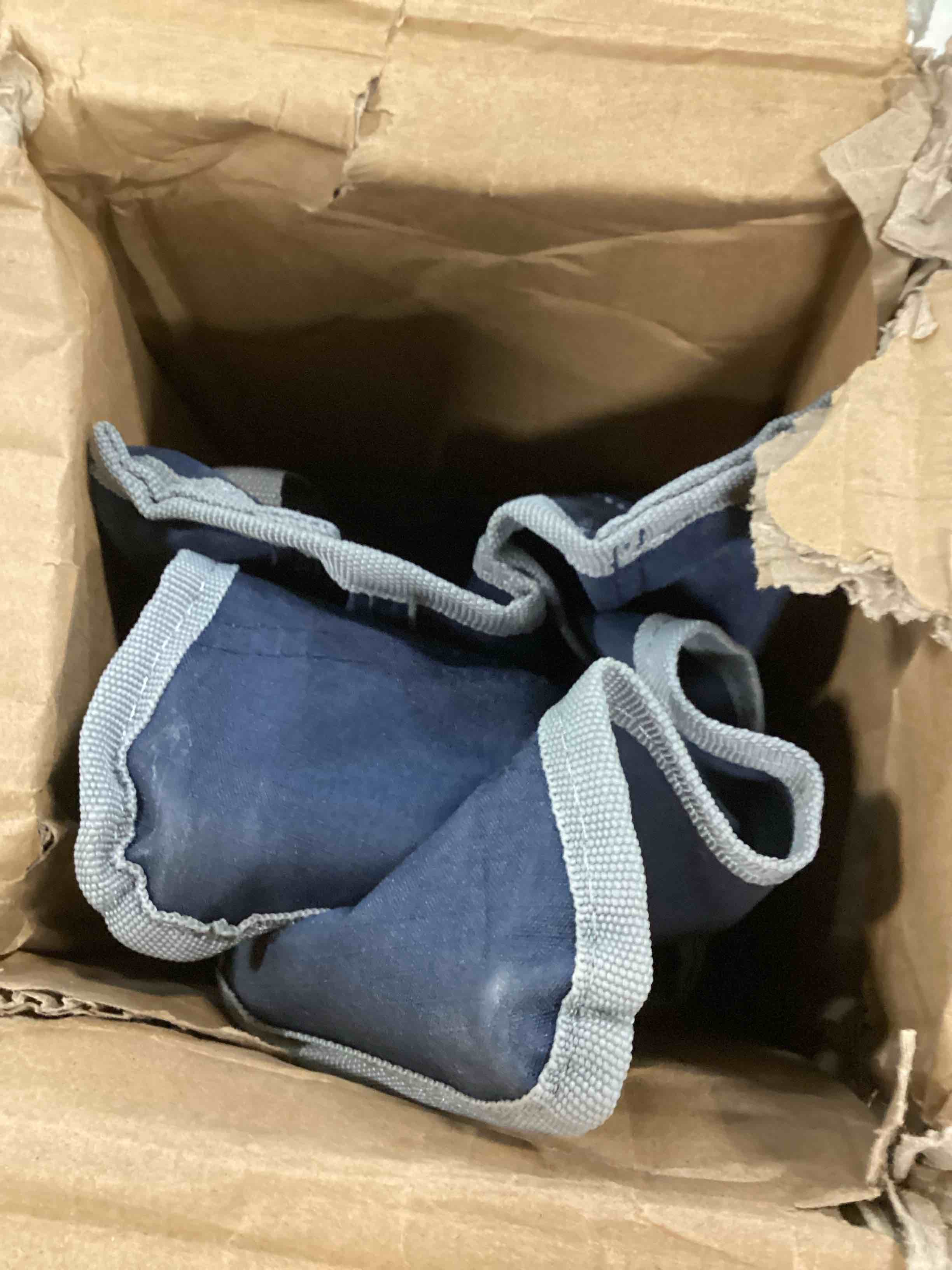 https://s3.amazonaws.com/lotting-images-prod/bidfta/BLU6406610_1719979256950.jpeg