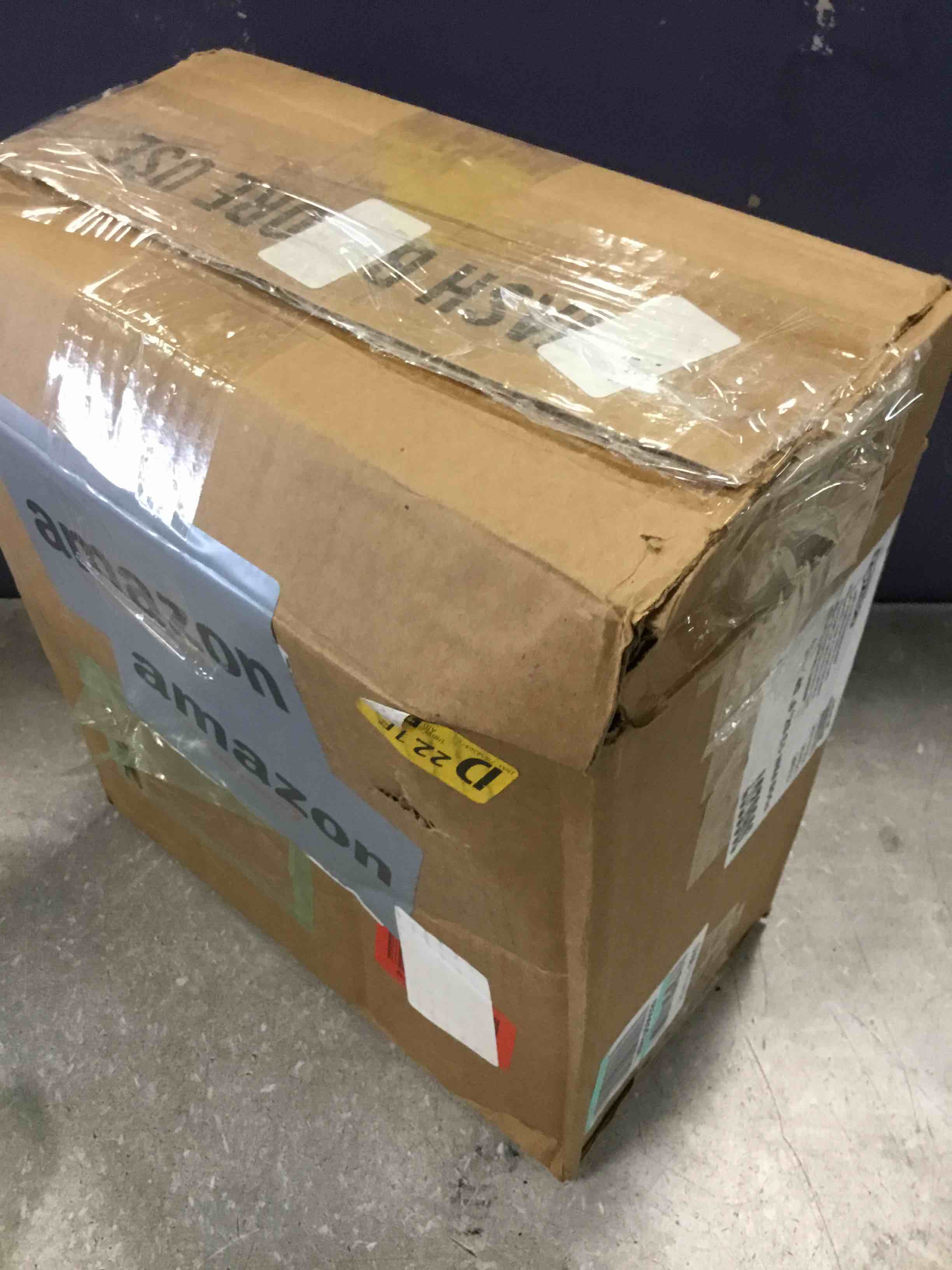 https://s3.amazonaws.com/lotting-images-prod/bidfta/BLU6406792_1720027066495.jpeg