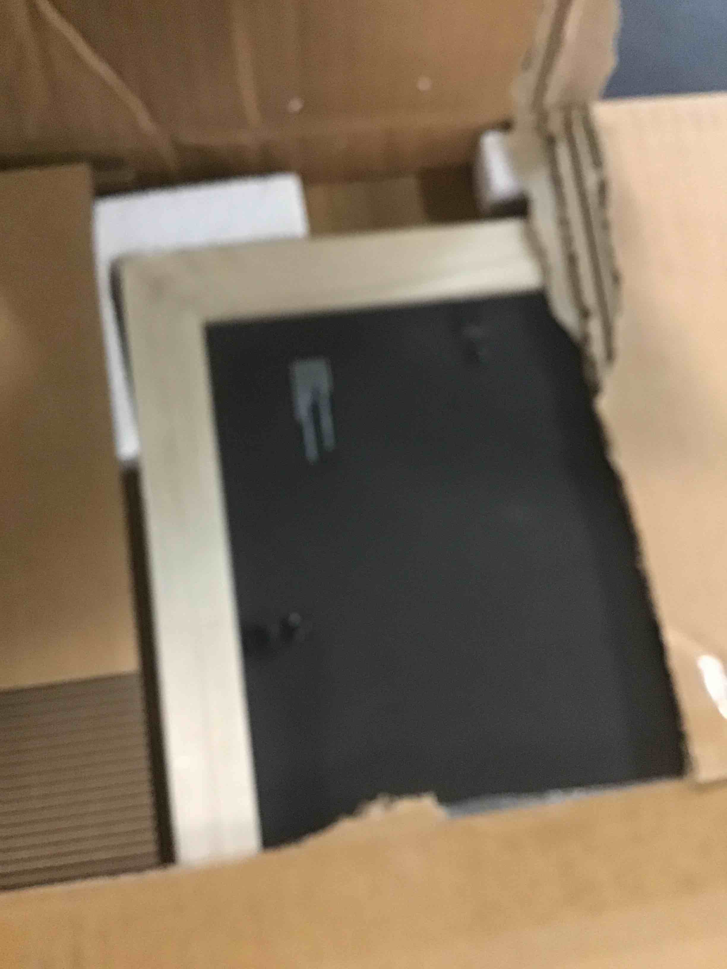 https://s3.amazonaws.com/lotting-images-prod/bidfta/BLU6408892_1719400347383.jpeg