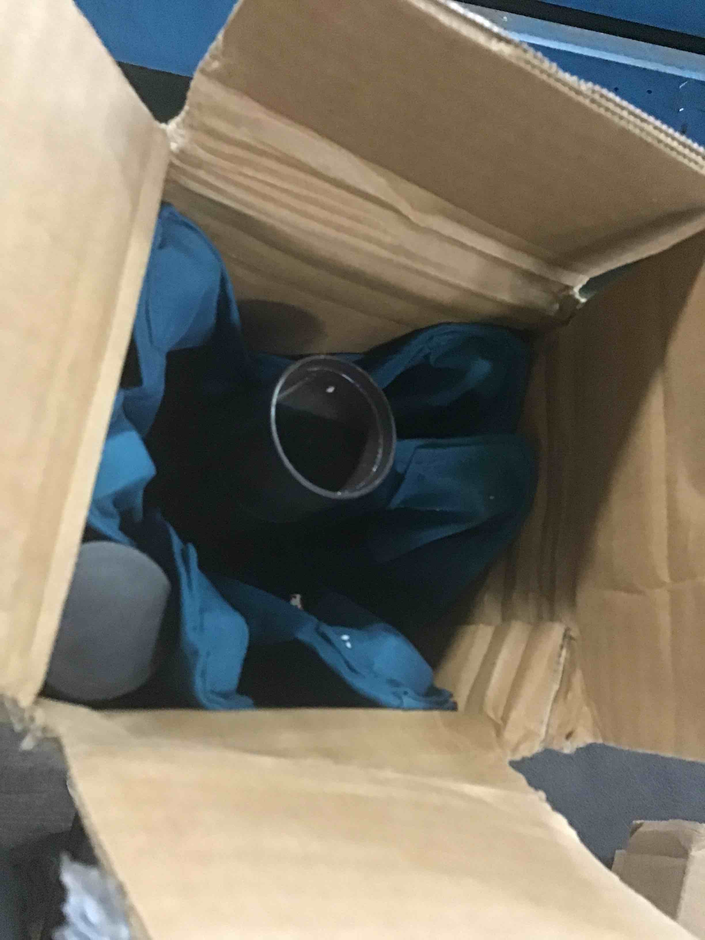 https://s3.amazonaws.com/lotting-images-prod/bidfta/BLU6409270_1719488095089.jpeg