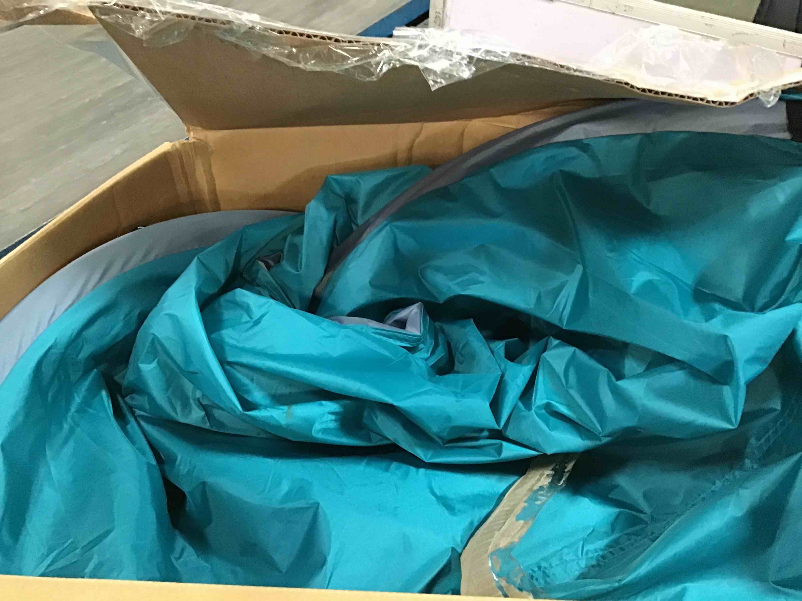 https://s3.amazonaws.com/lotting-images-prod/bidfta/BLU6409502_1719522735909.jpeg
