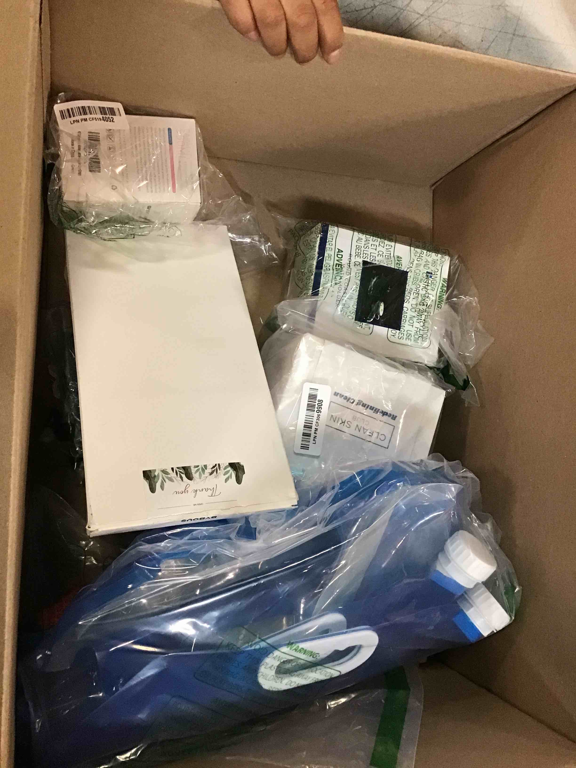 https://s3.amazonaws.com/lotting-images-prod/bidfta/BLU6409573_1719539972376.jpeg