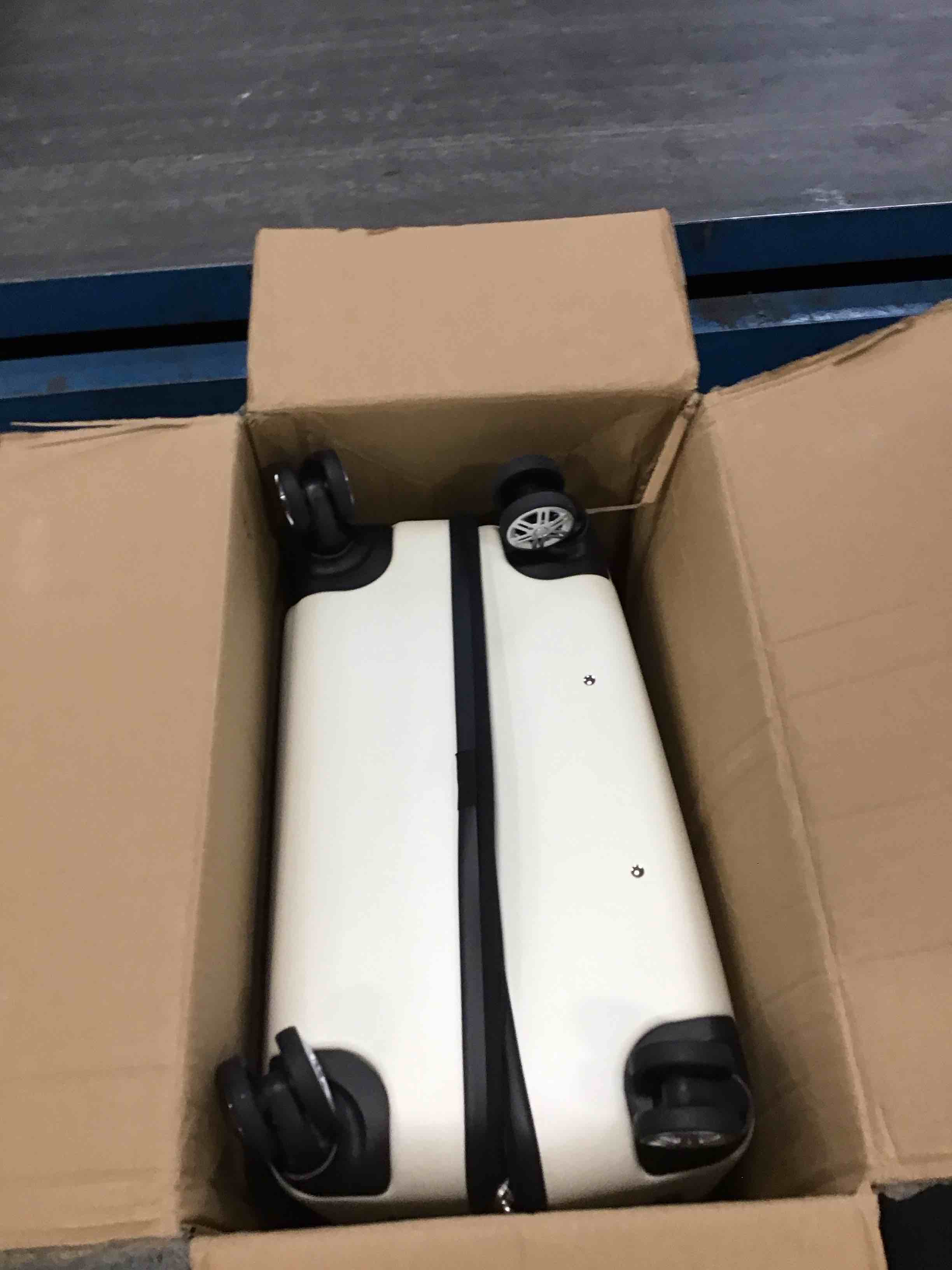 https://s3.amazonaws.com/lotting-images-prod/bidfta/BLU6410348_1719070319706.jpeg