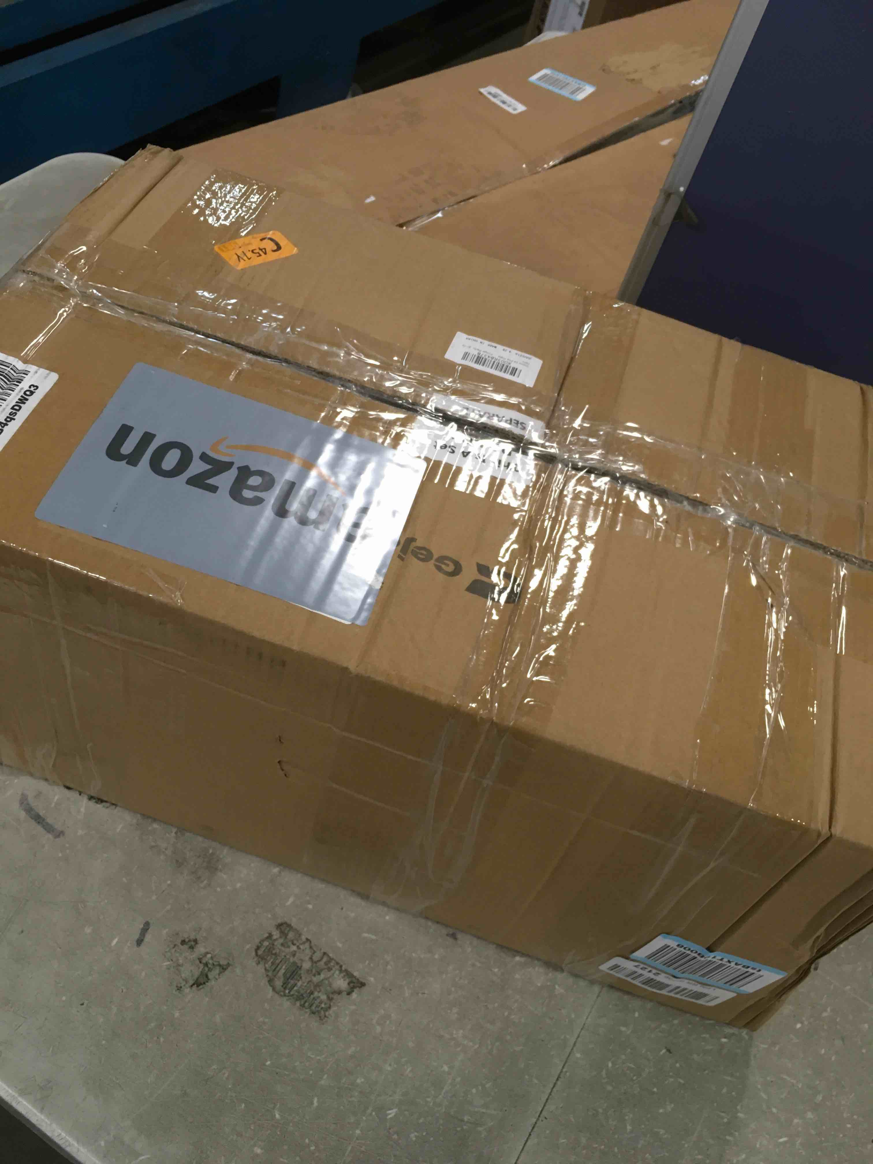 https://s3.amazonaws.com/lotting-images-prod/bidfta/BLU6410414_1719258067888.jpeg