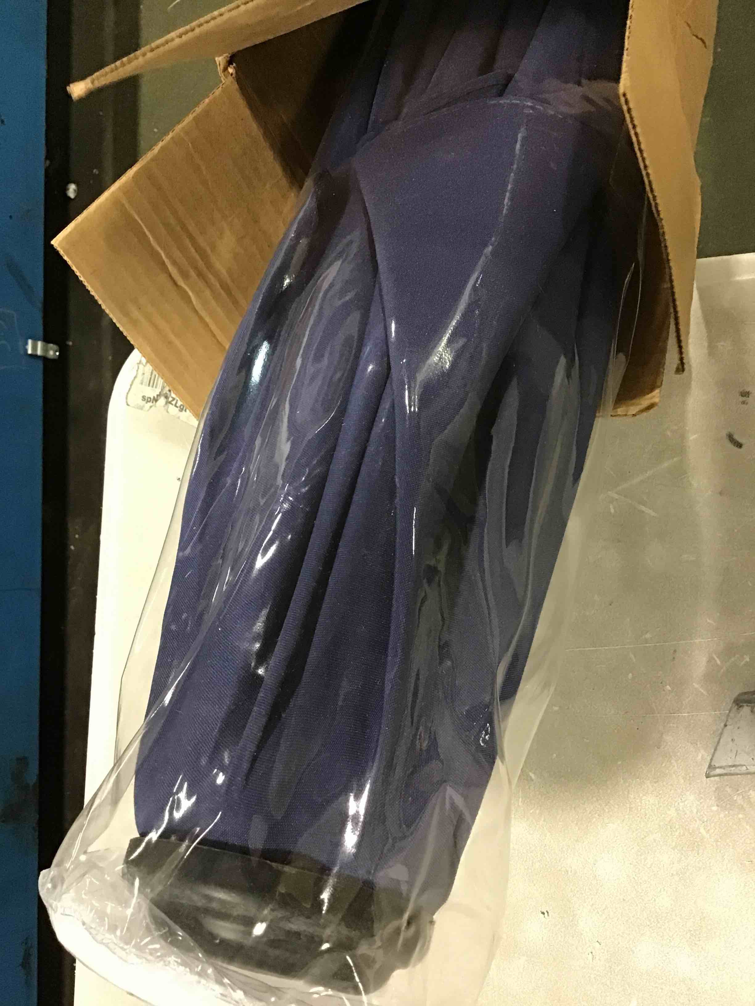 https://s3.amazonaws.com/lotting-images-prod/bidfta/BLU6410670_1719375477292.jpeg
