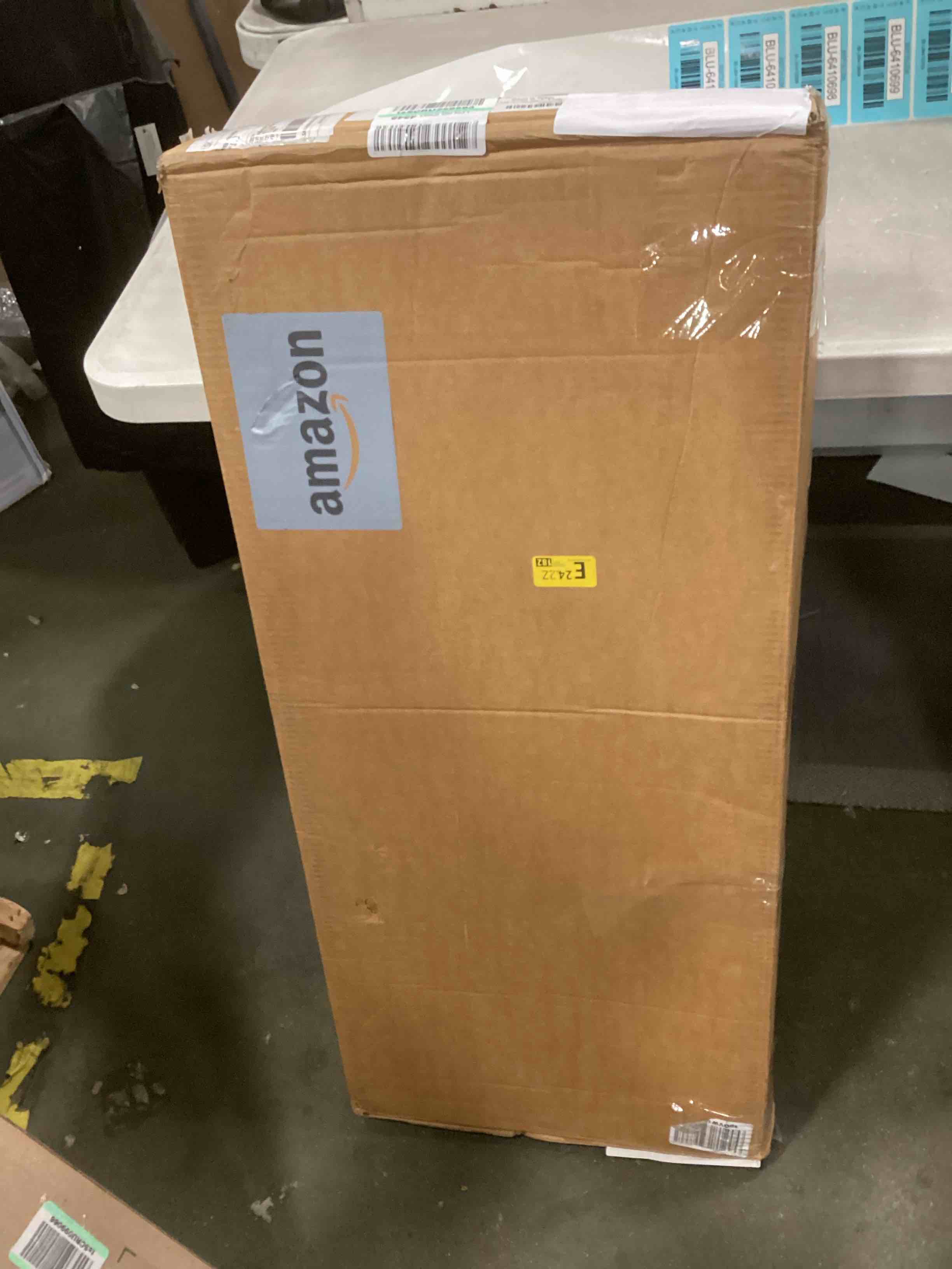 https://s3.amazonaws.com/lotting-images-prod/bidfta/BLU6410697_1719377596162.jpeg