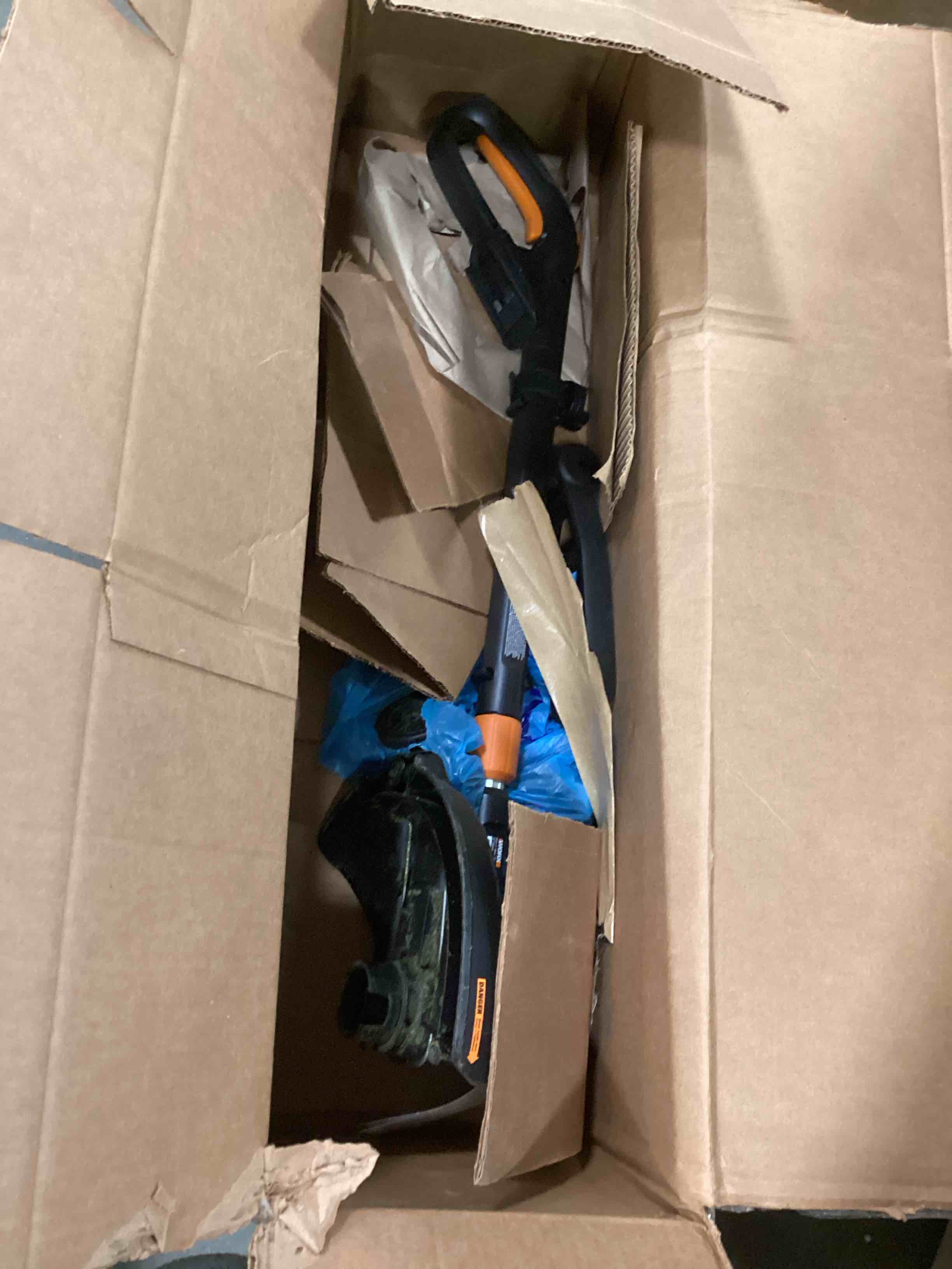 https://s3.amazonaws.com/lotting-images-prod/bidfta/BLU6410704_1719378175313.jpeg