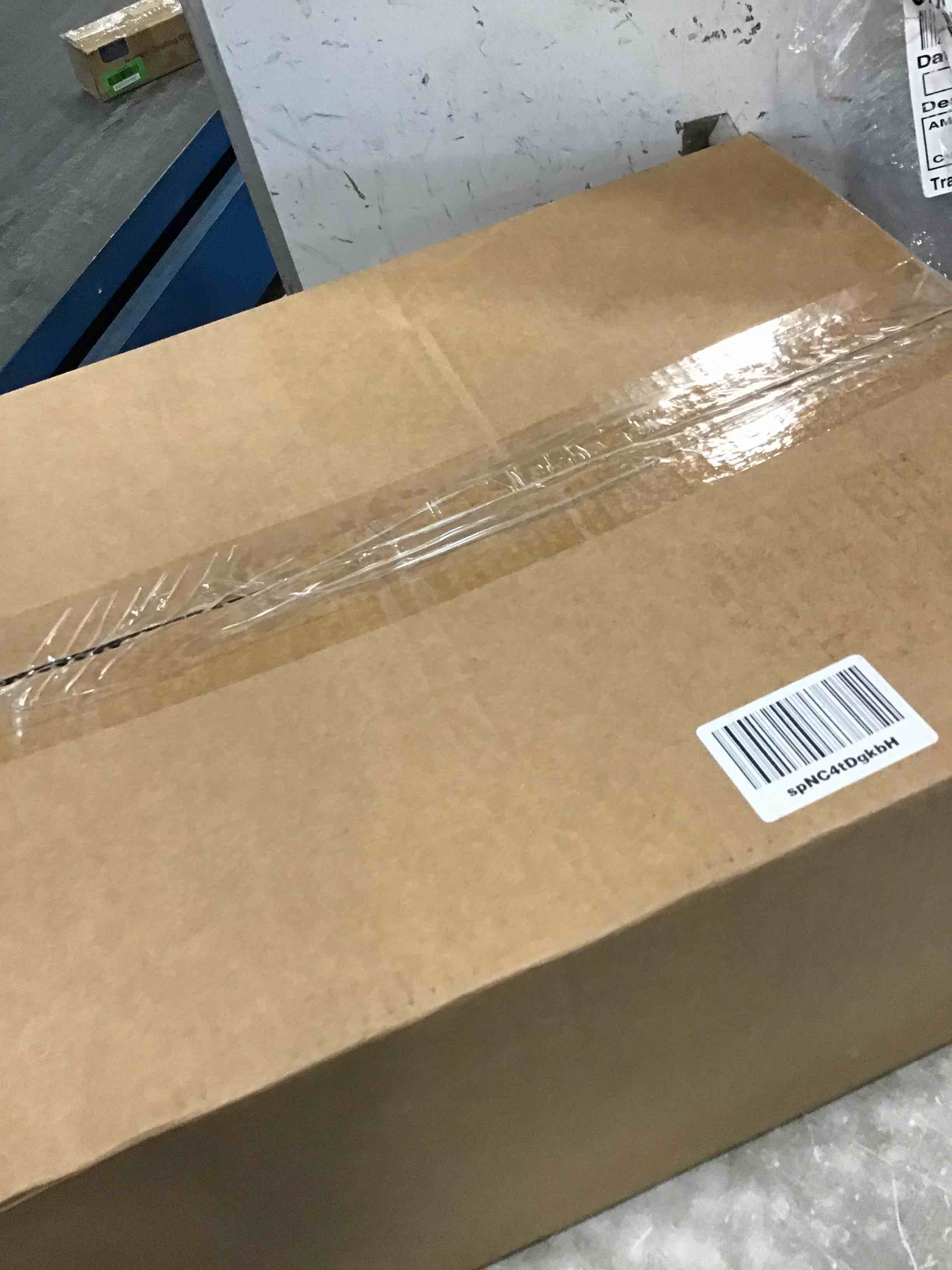 https://s3.amazonaws.com/lotting-images-prod/bidfta/BLU6411316_1719598572653.jpeg