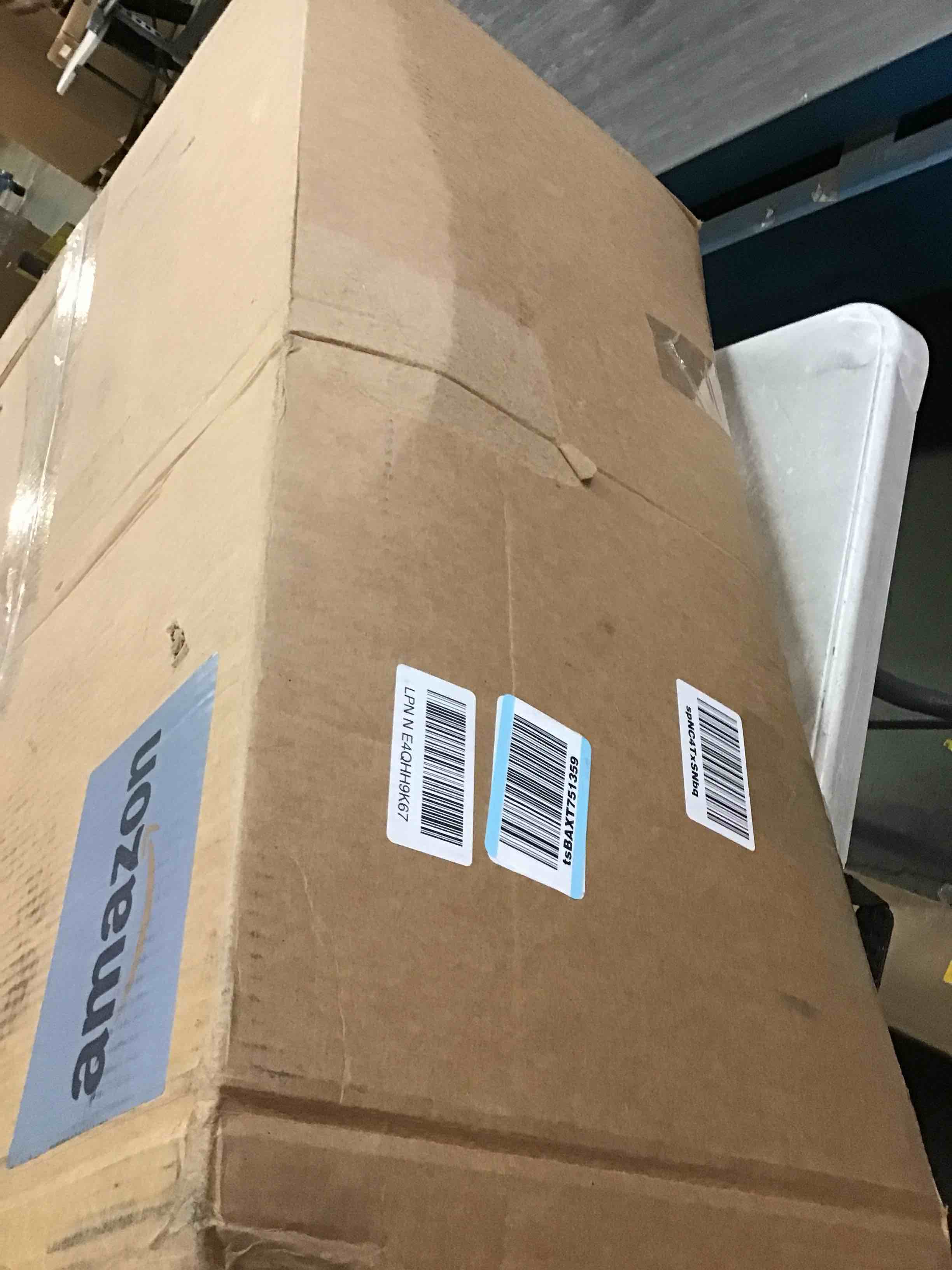 https://s3.amazonaws.com/lotting-images-prod/bidfta/BLU6413381_1719341615089.jpeg