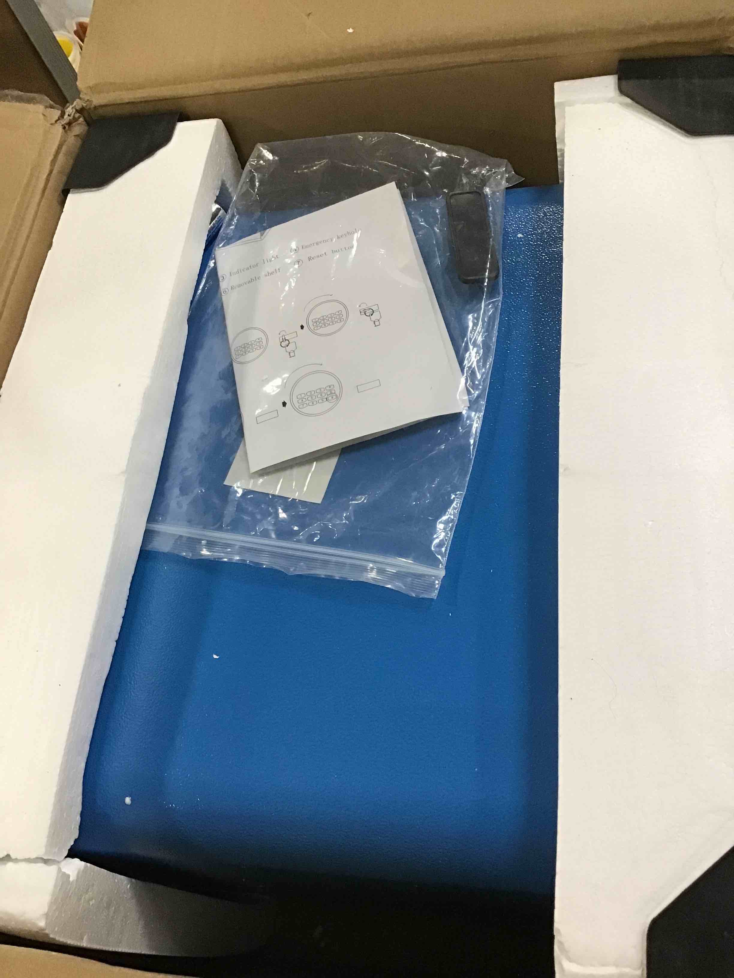 https://s3.amazonaws.com/lotting-images-prod/bidfta/BLU6413665_1719418974332.jpeg